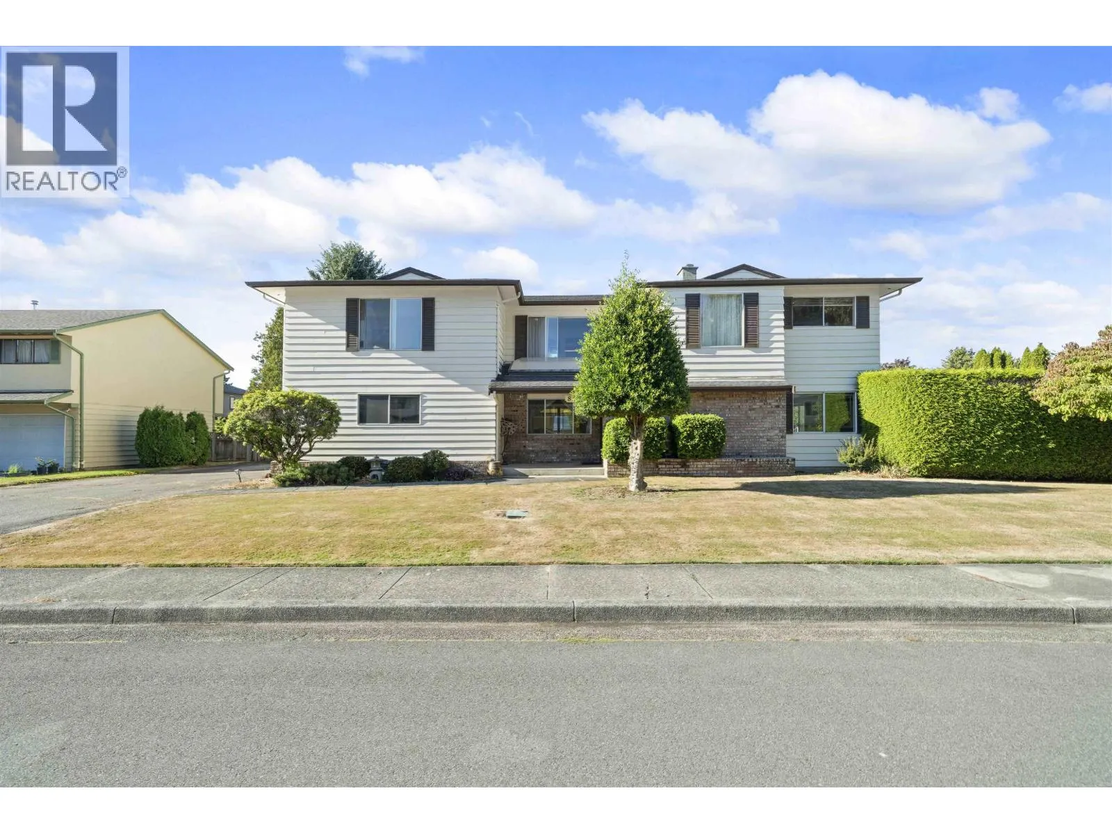 8431 ROSEBANK CRESCENT