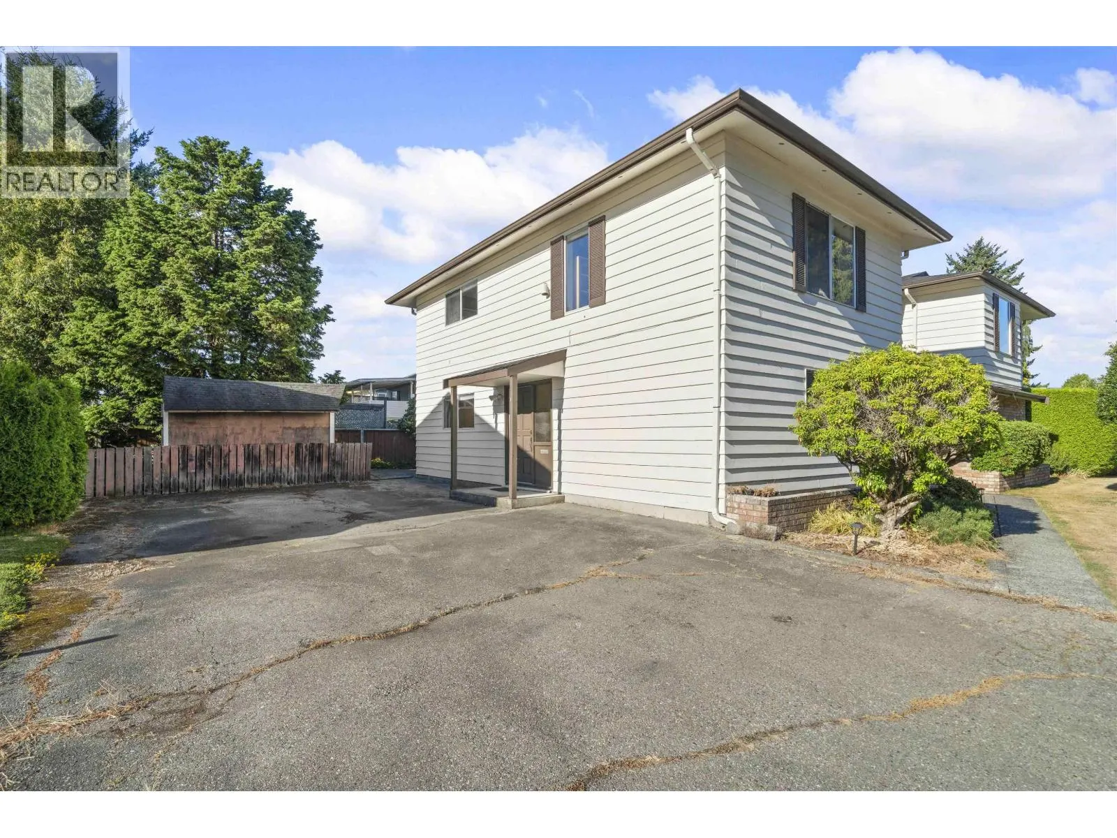 8431 ROSEBANK CRESCENT