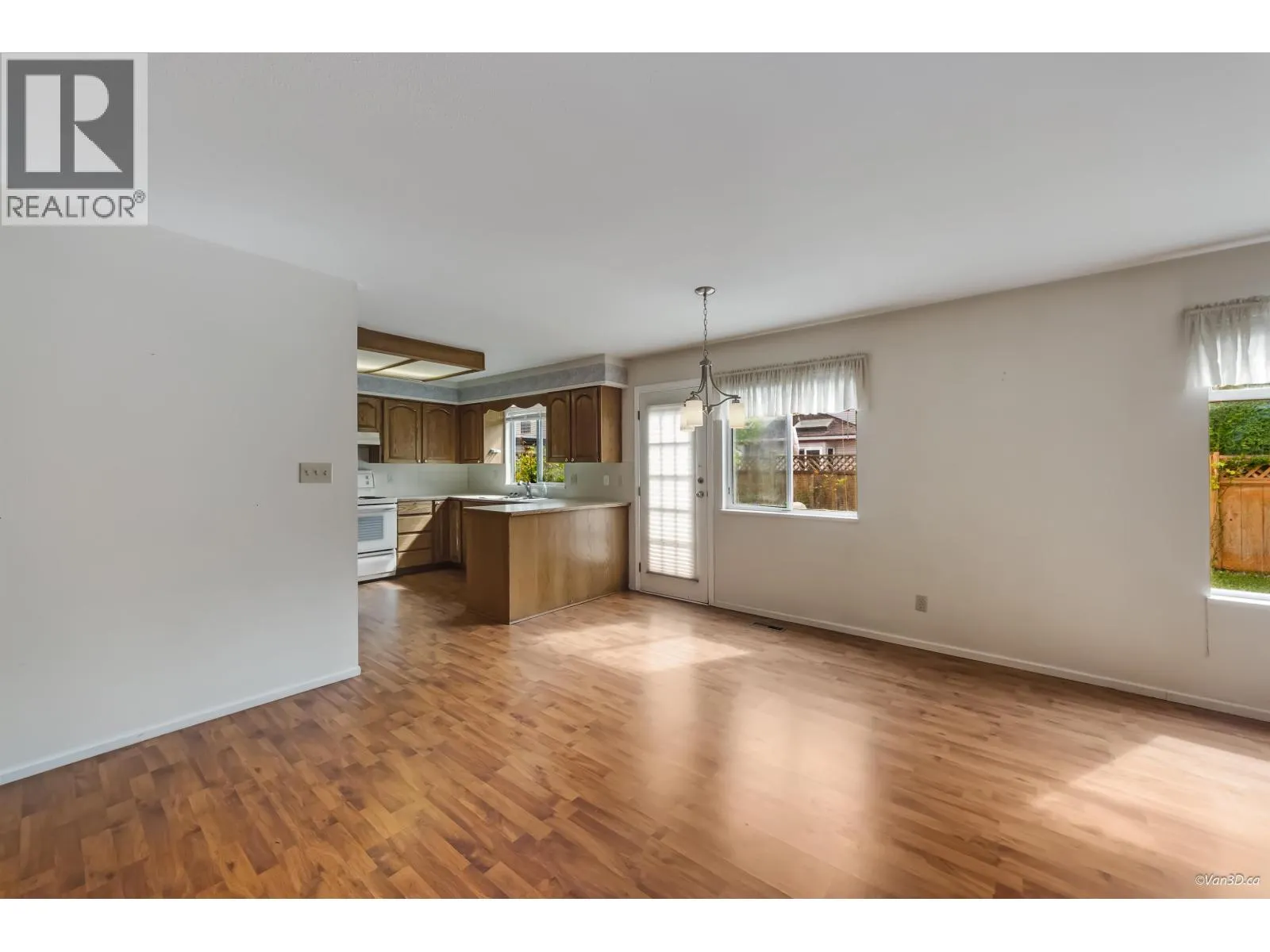 5019 LINDEN DRIVE