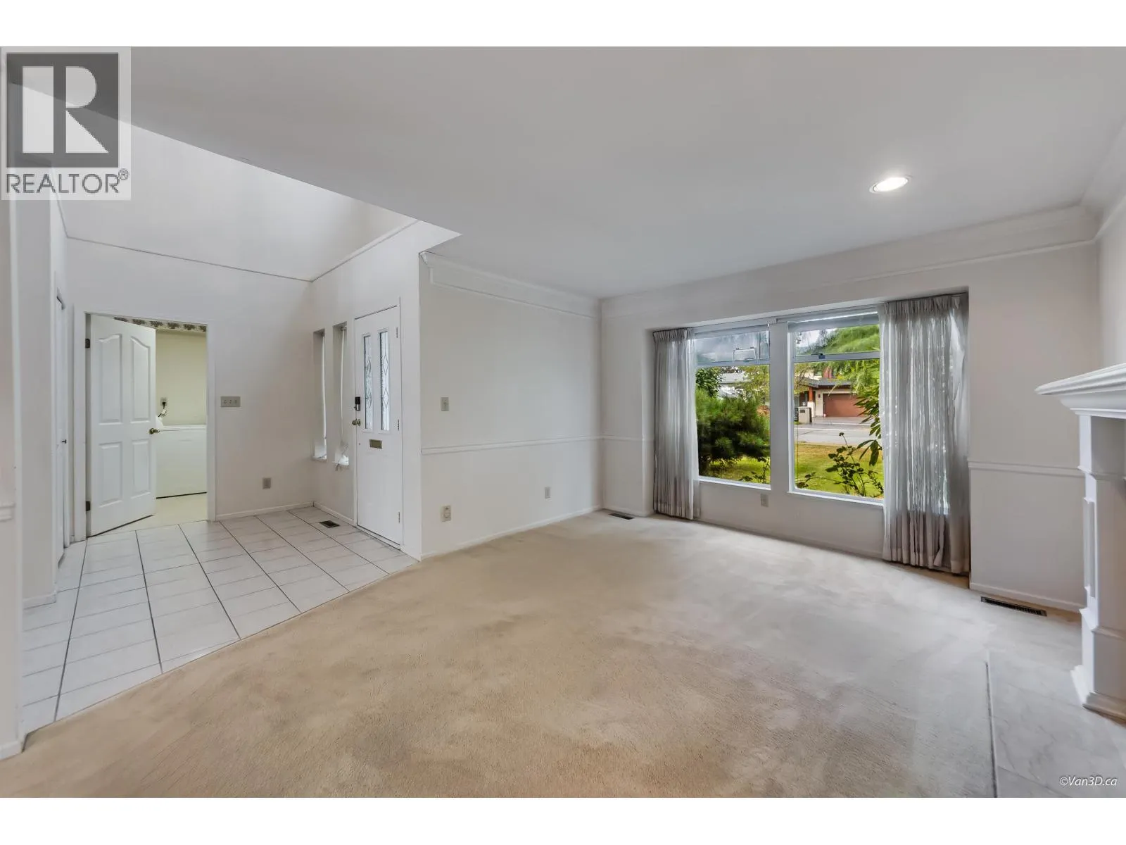 5019 LINDEN DRIVE