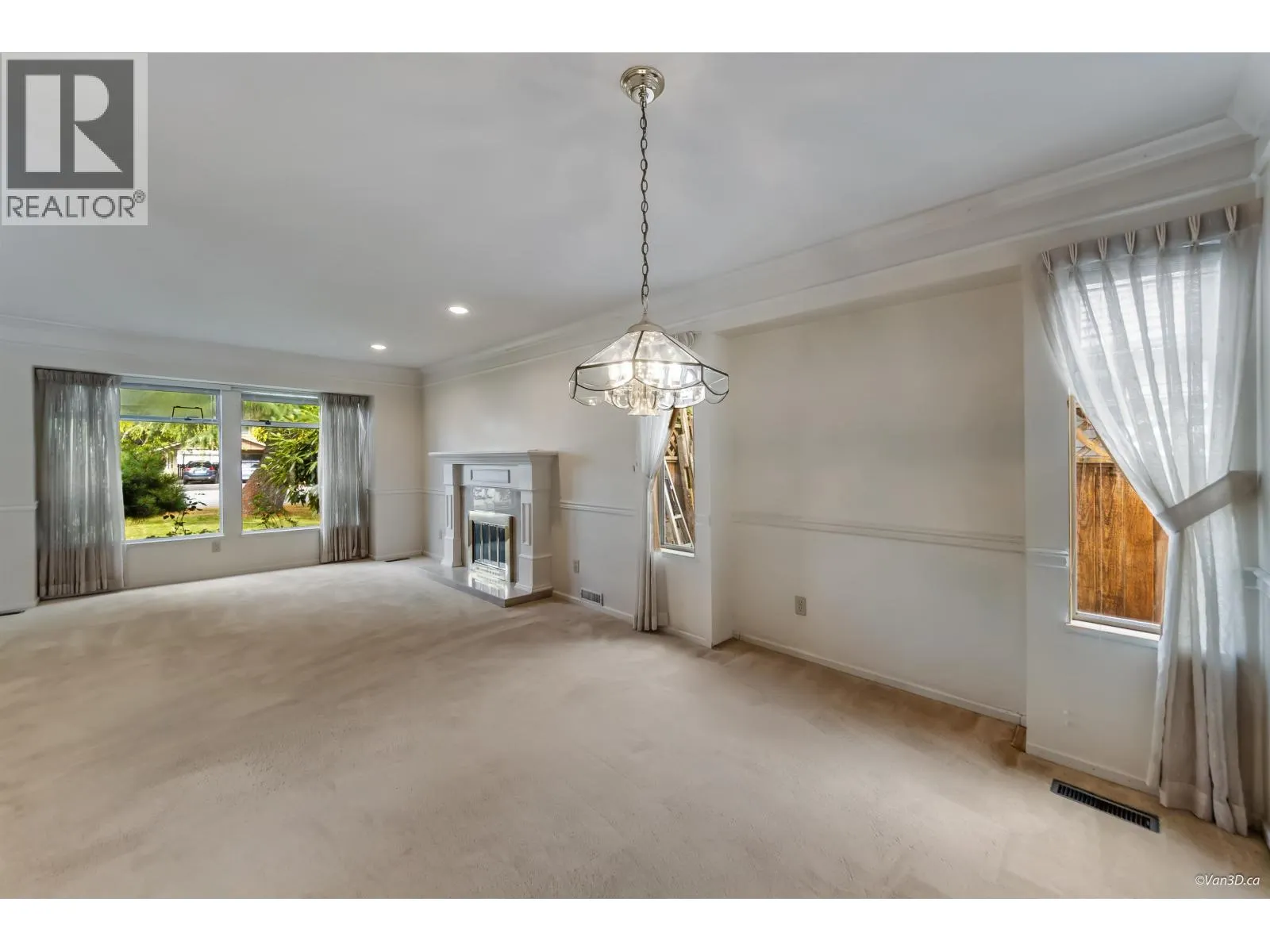 5019 LINDEN DRIVE