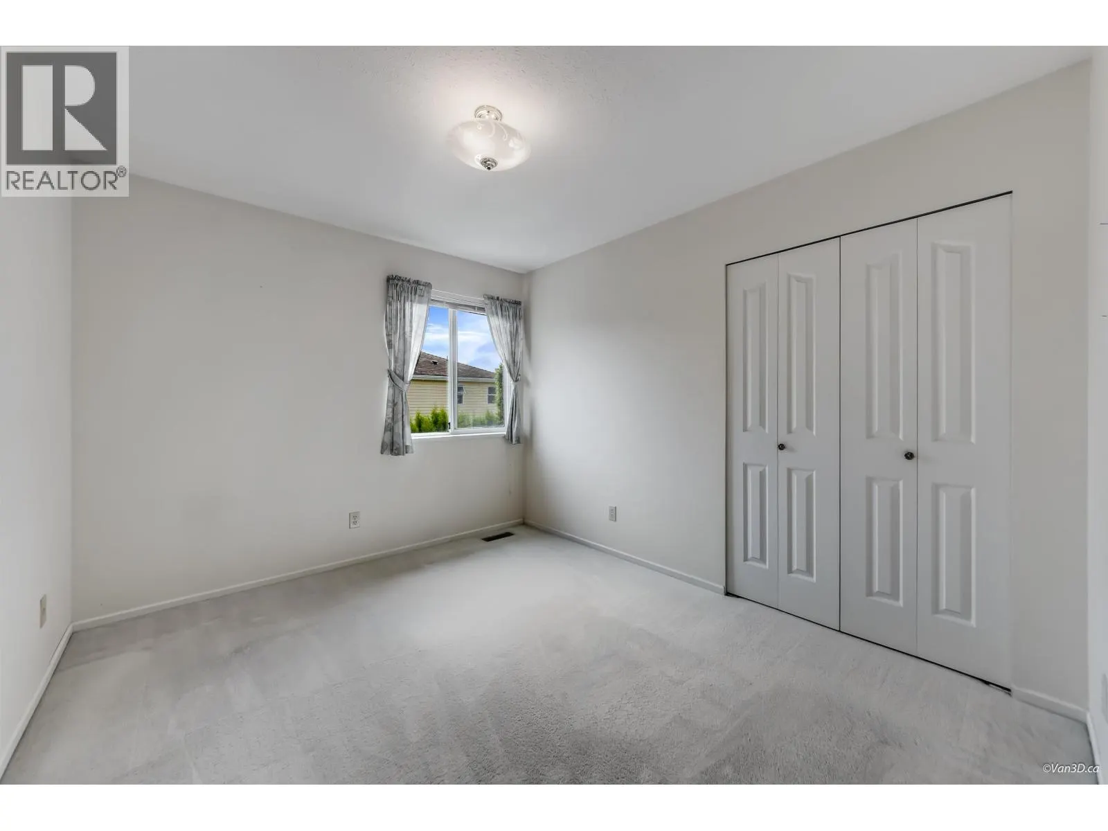 5019 LINDEN DRIVE