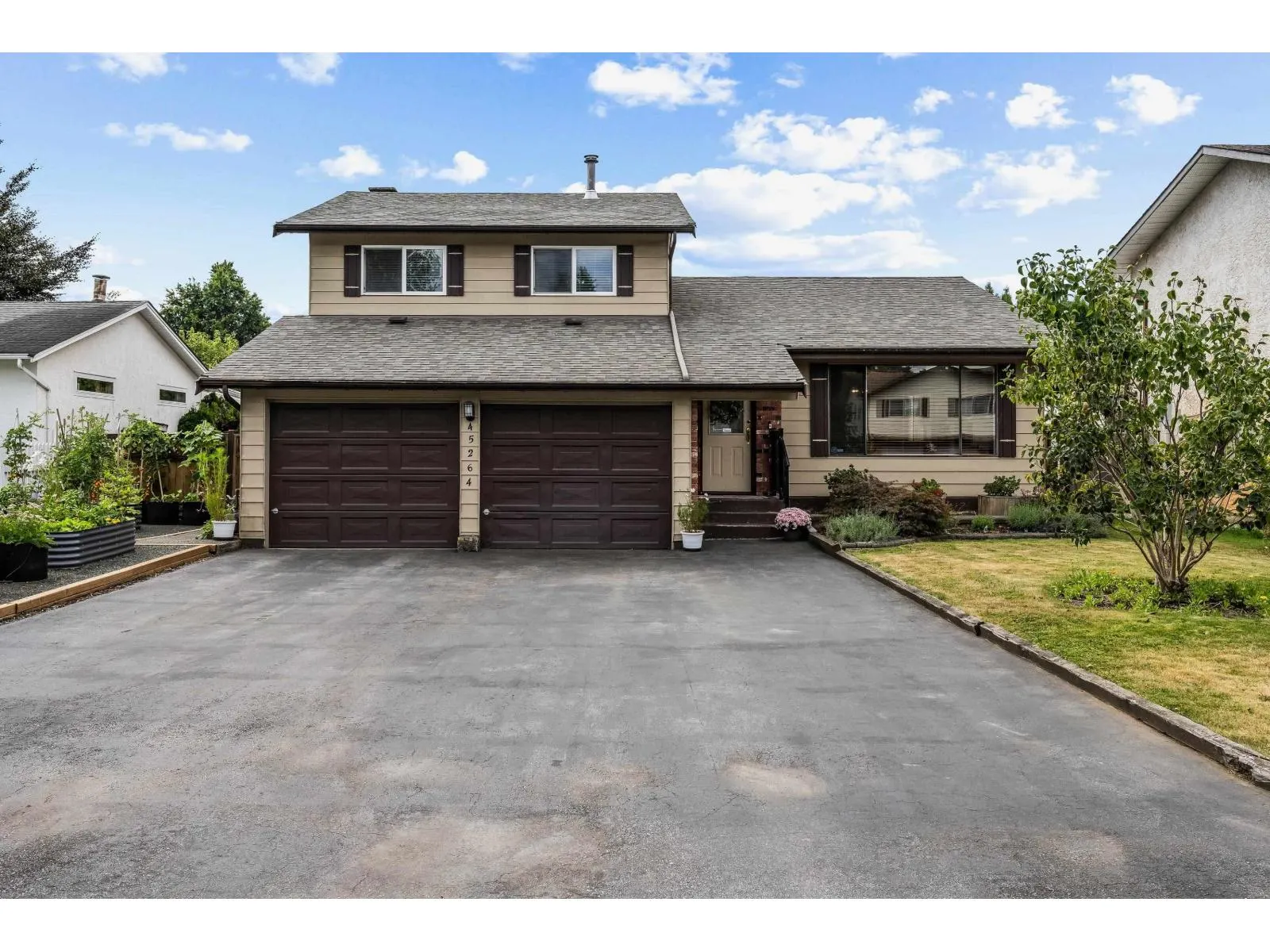 45264 LENORA CRESCENT|Chilliwack Proper West