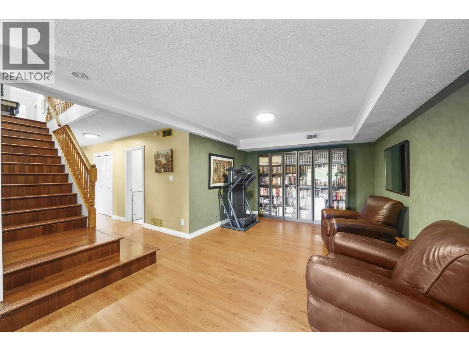 5174 DENNISON DRIVE