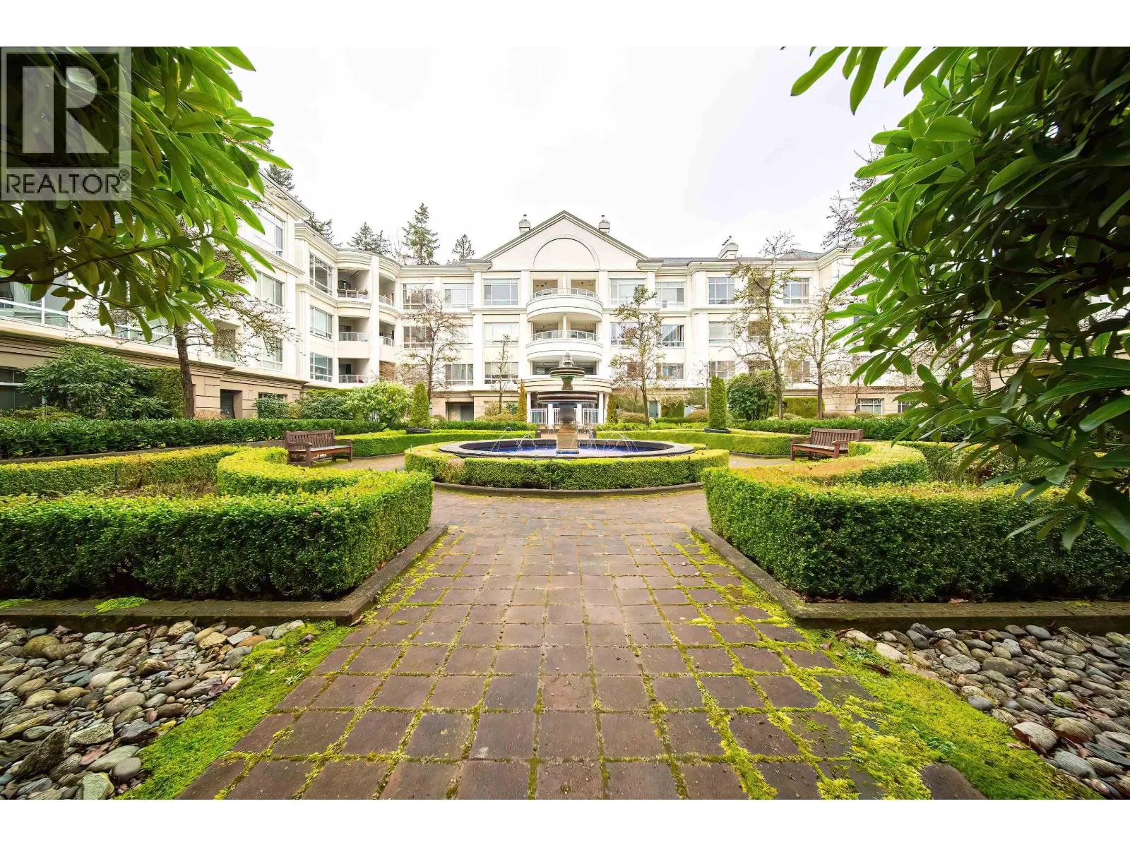 234 5735 HAMPTON PLACE