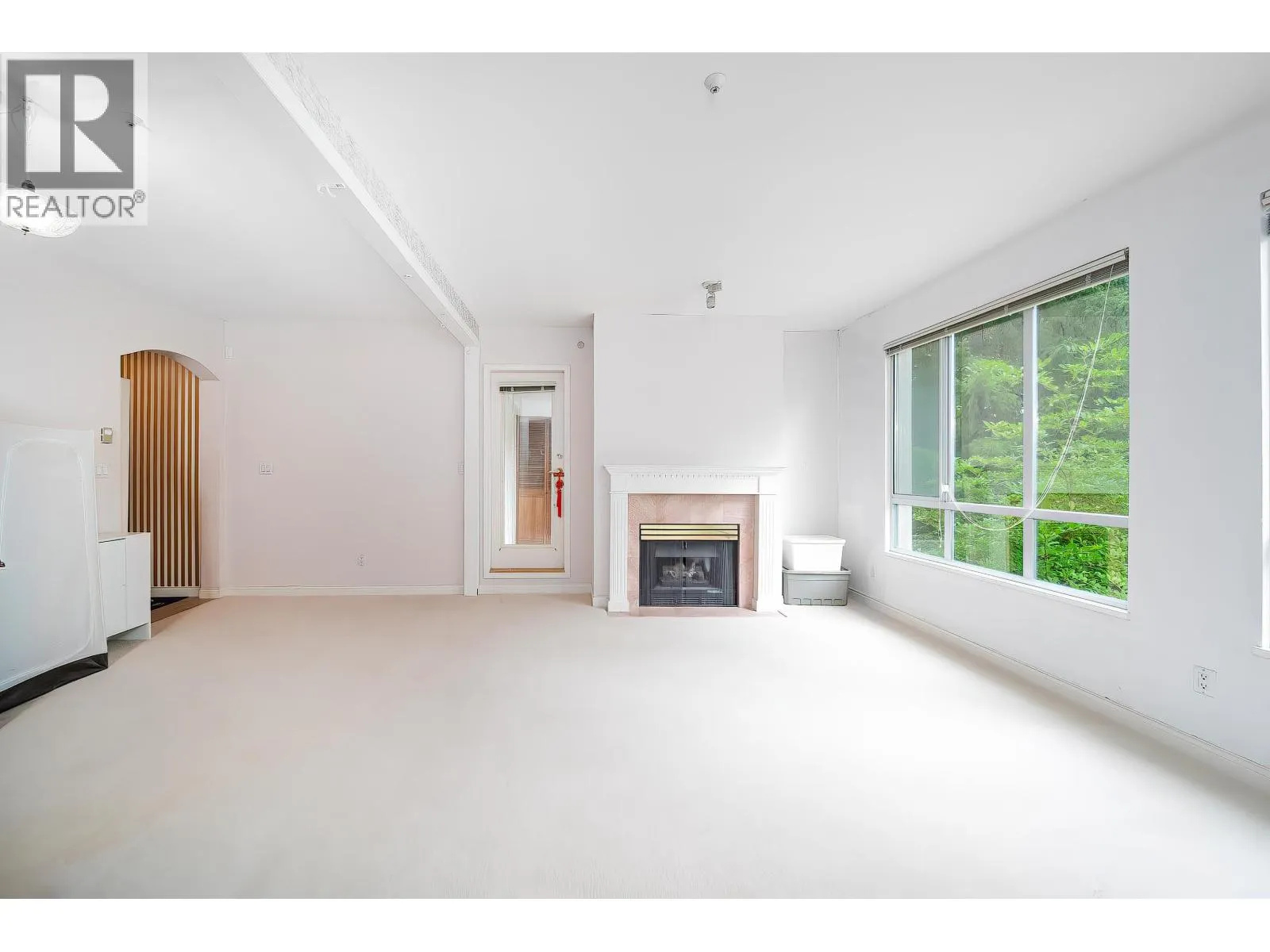 234 5735 HAMPTON PLACE