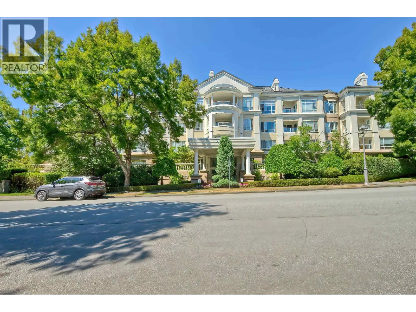 234 5735 HAMPTON PLACE