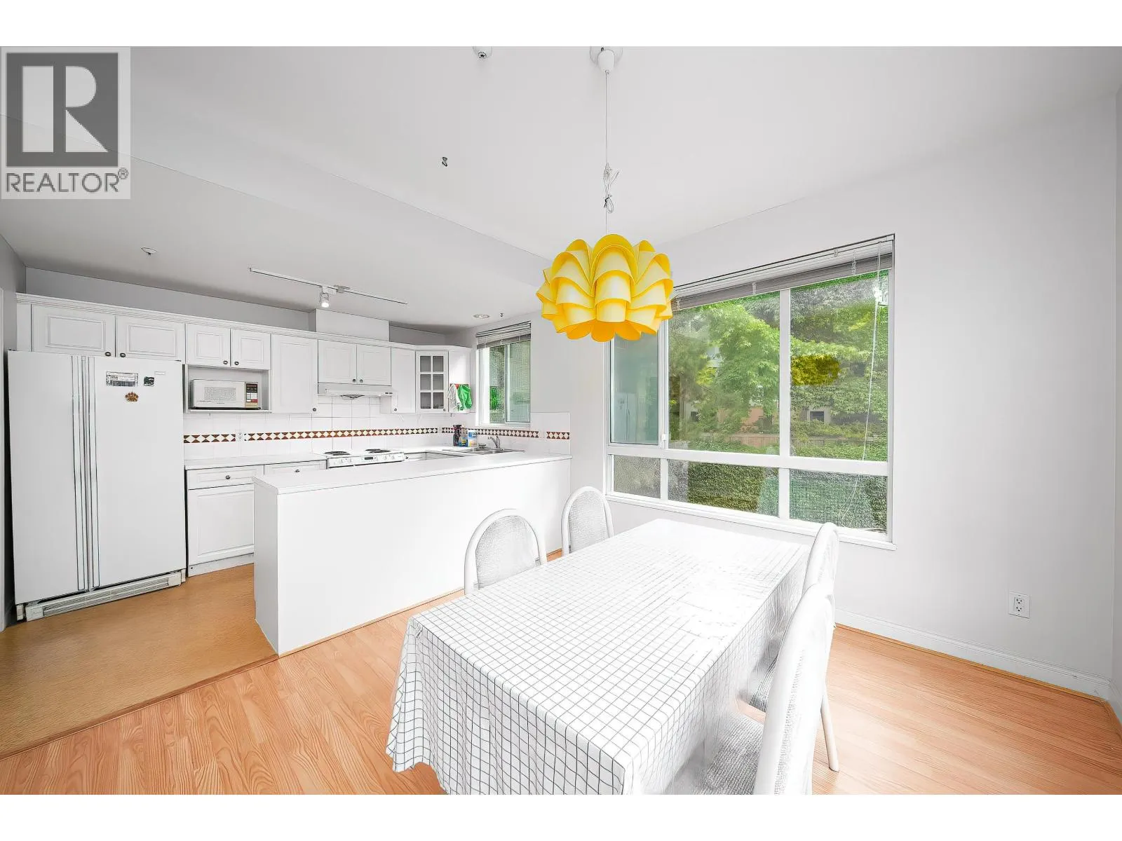 234 5735 HAMPTON PLACE