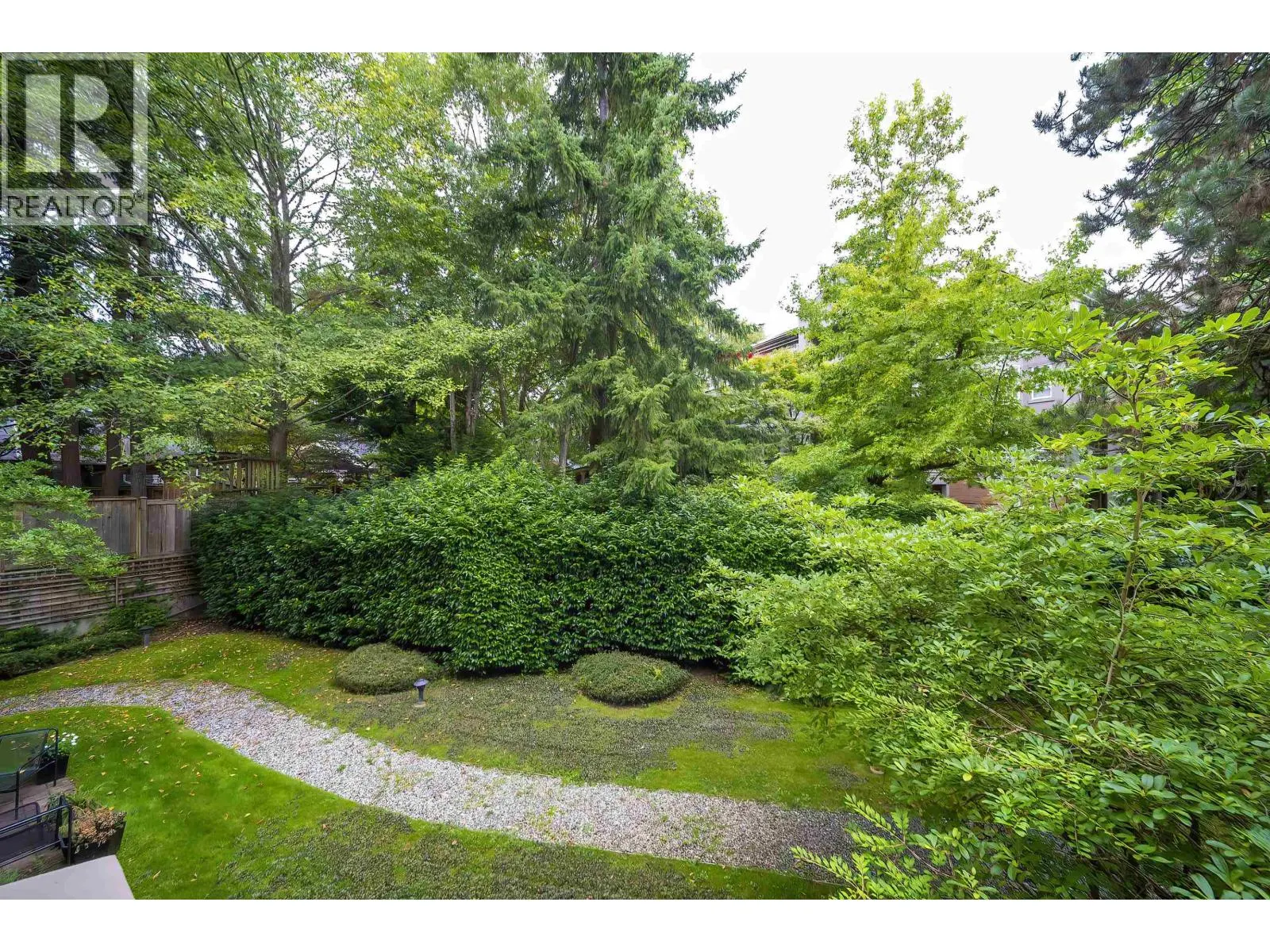 234 5735 HAMPTON PLACE