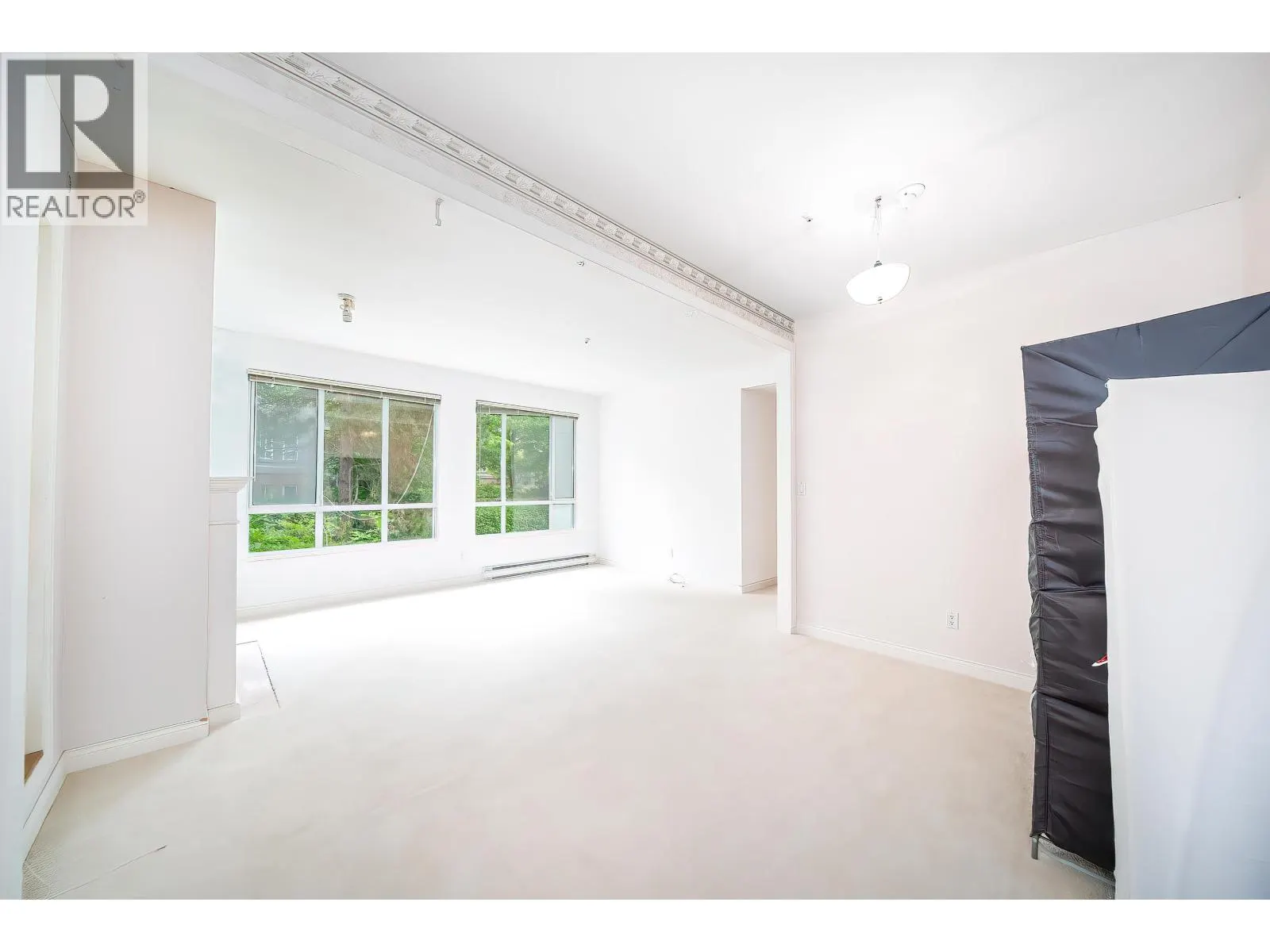 234 5735 HAMPTON PLACE