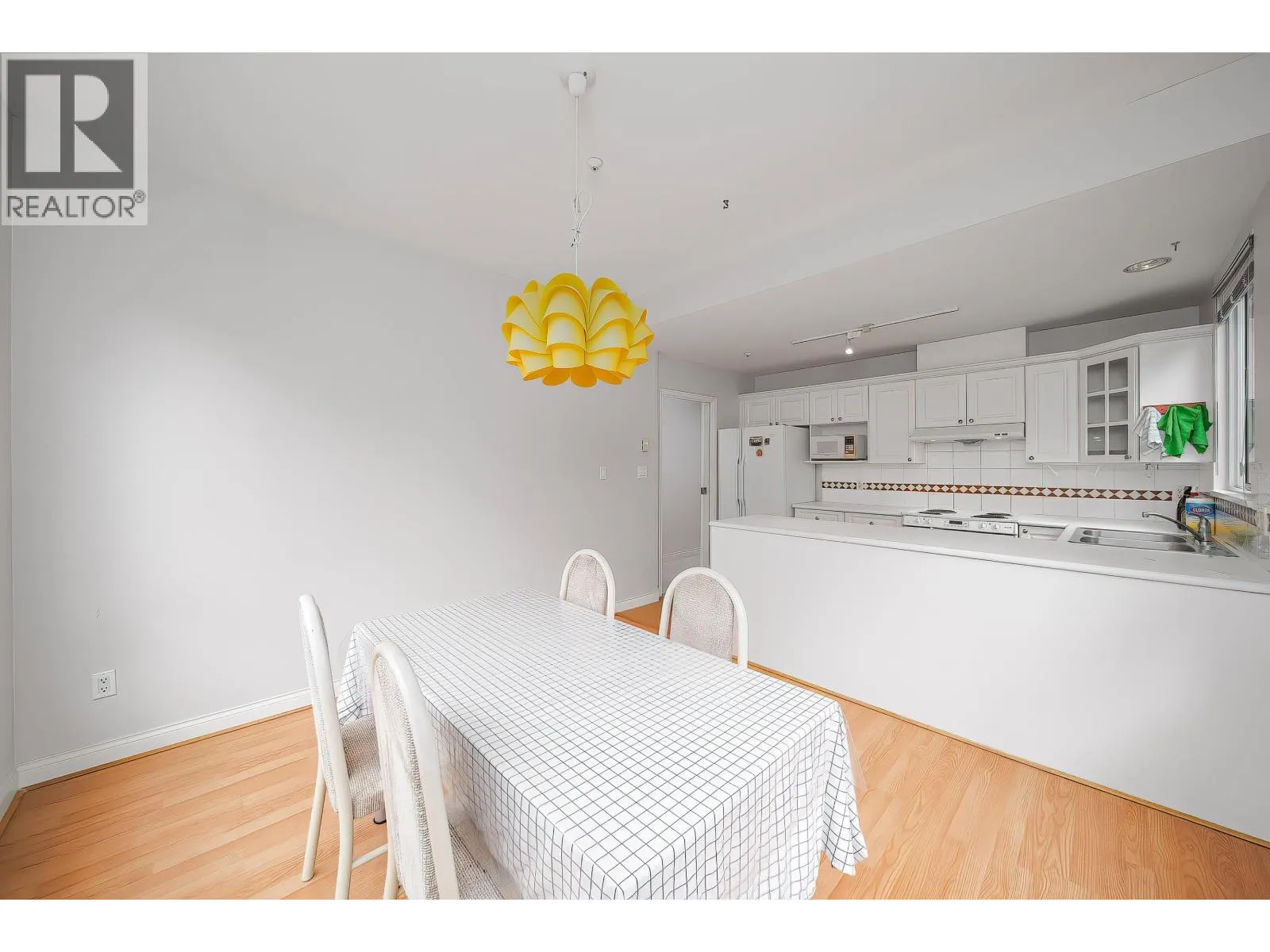 234 5735 HAMPTON PLACE