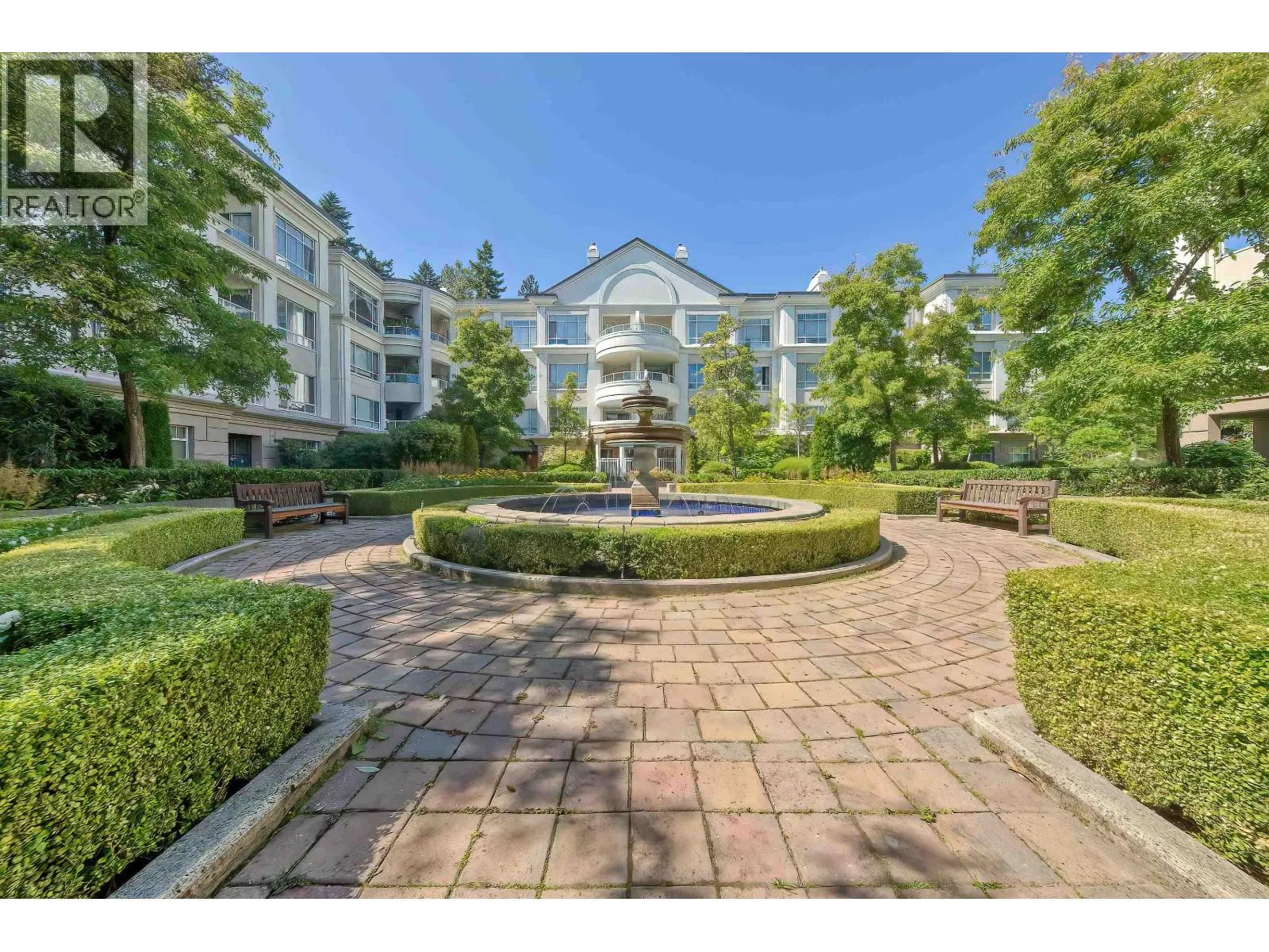 234 5735 HAMPTON PLACE