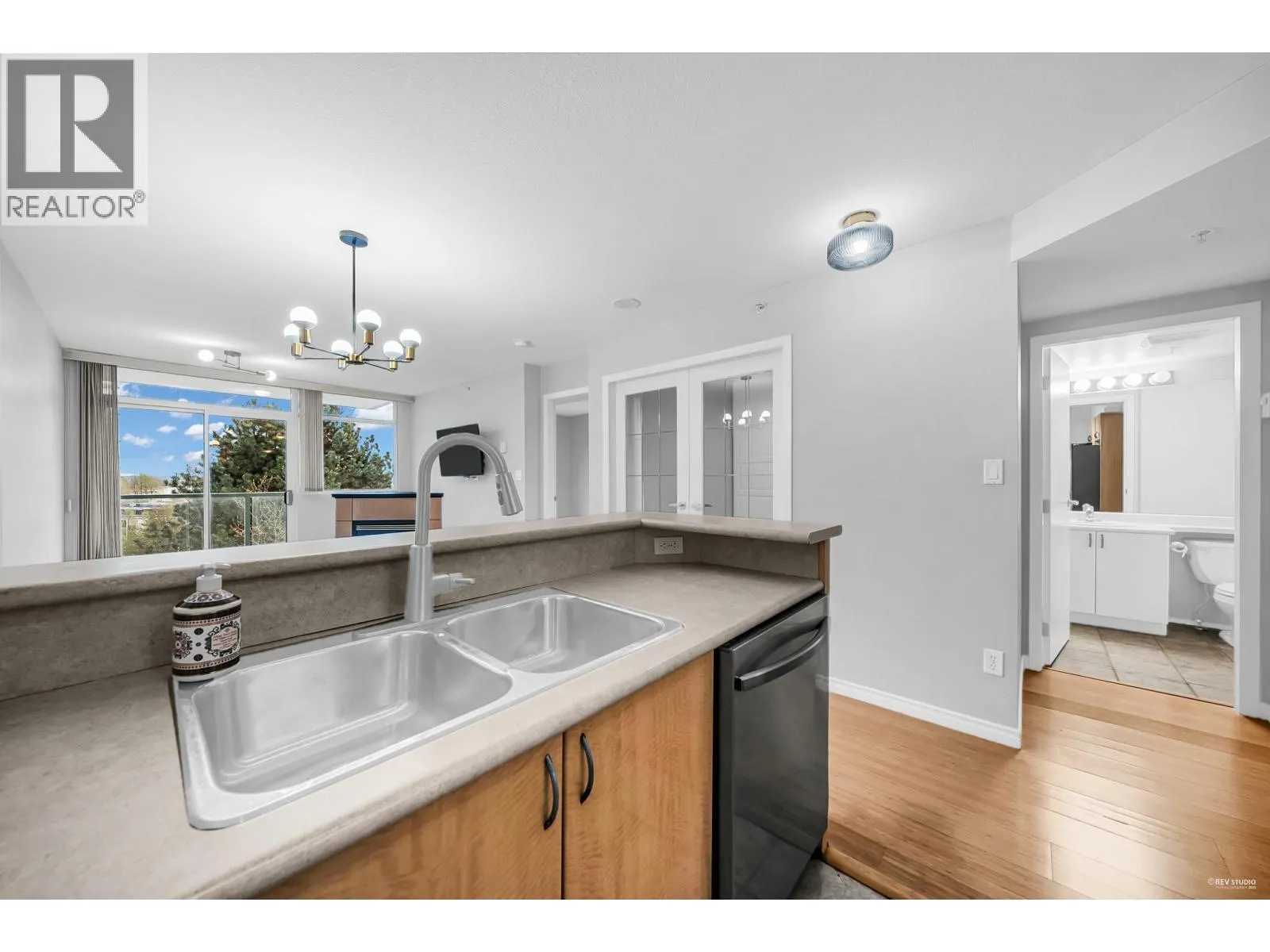 602 2733 CHANDLERY PLACE