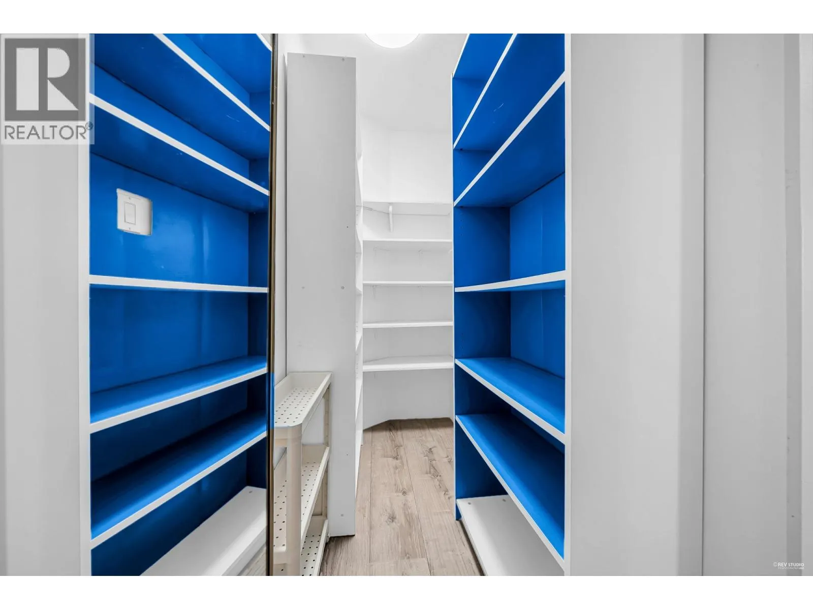 602 2733 CHANDLERY PLACE