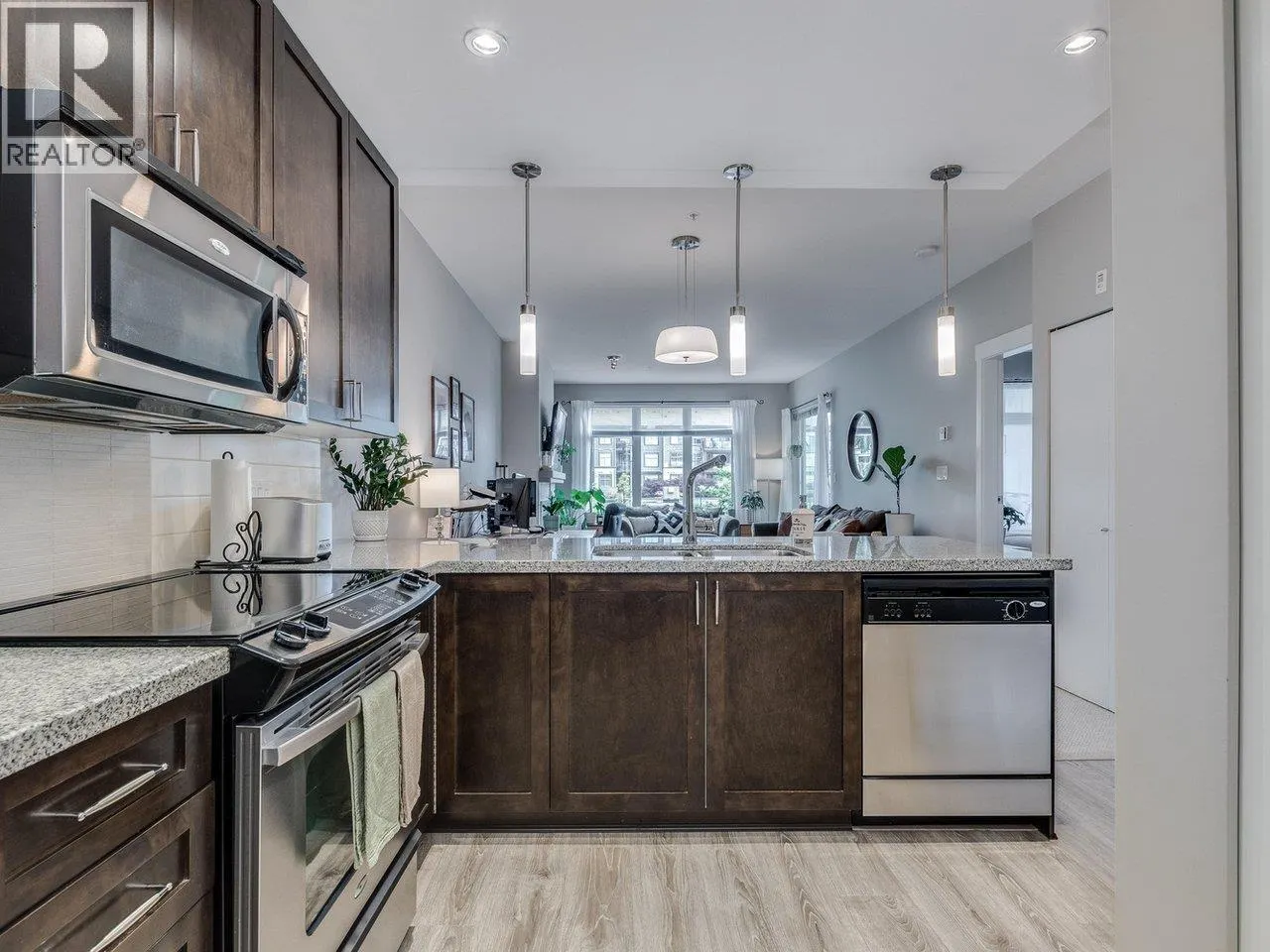 216 2368 MARPOLE AVENUE