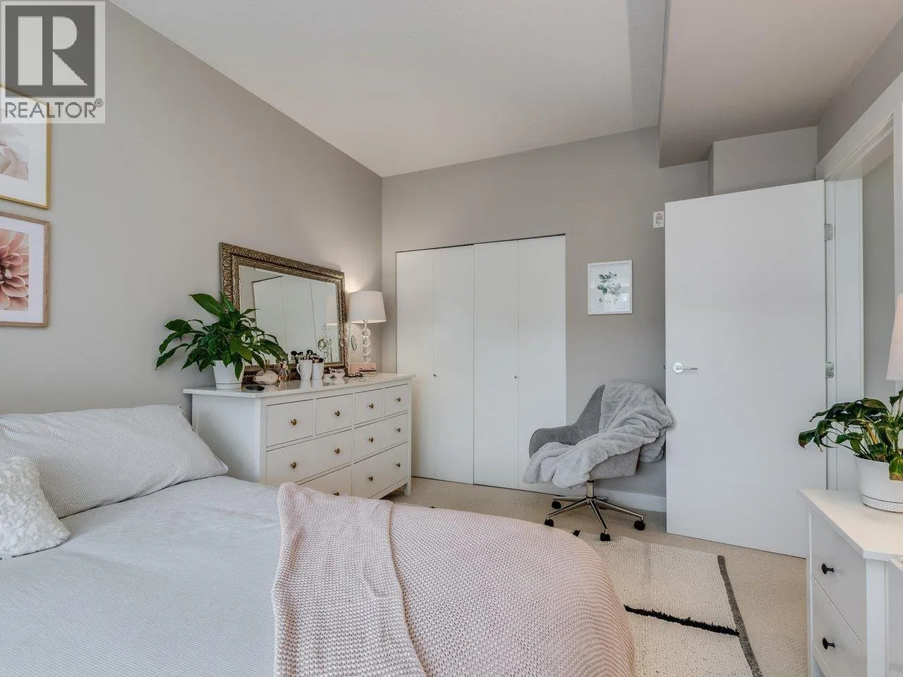 216 2368 MARPOLE AVENUE