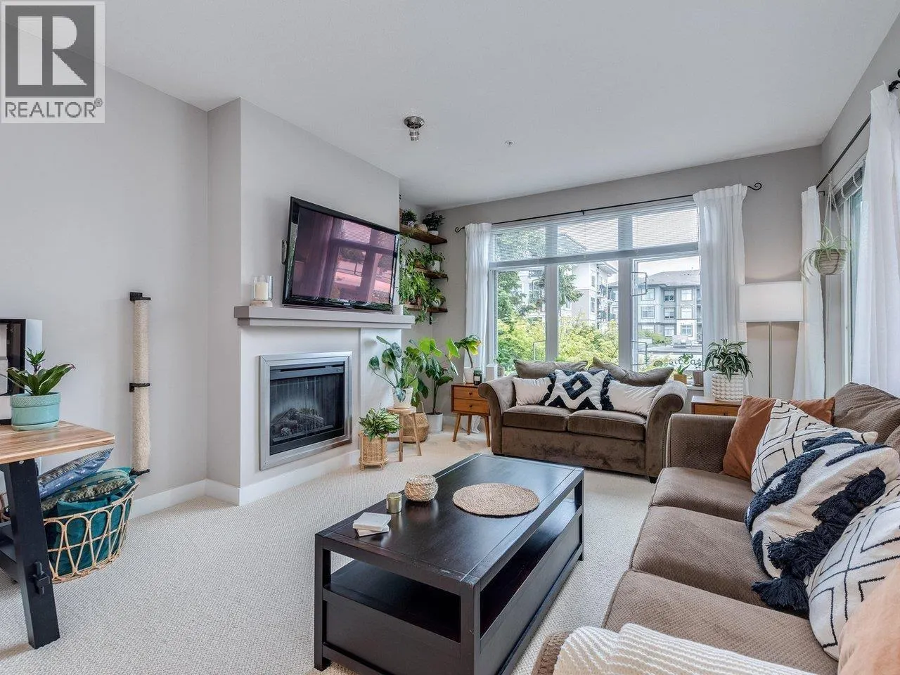 216 2368 MARPOLE AVENUE