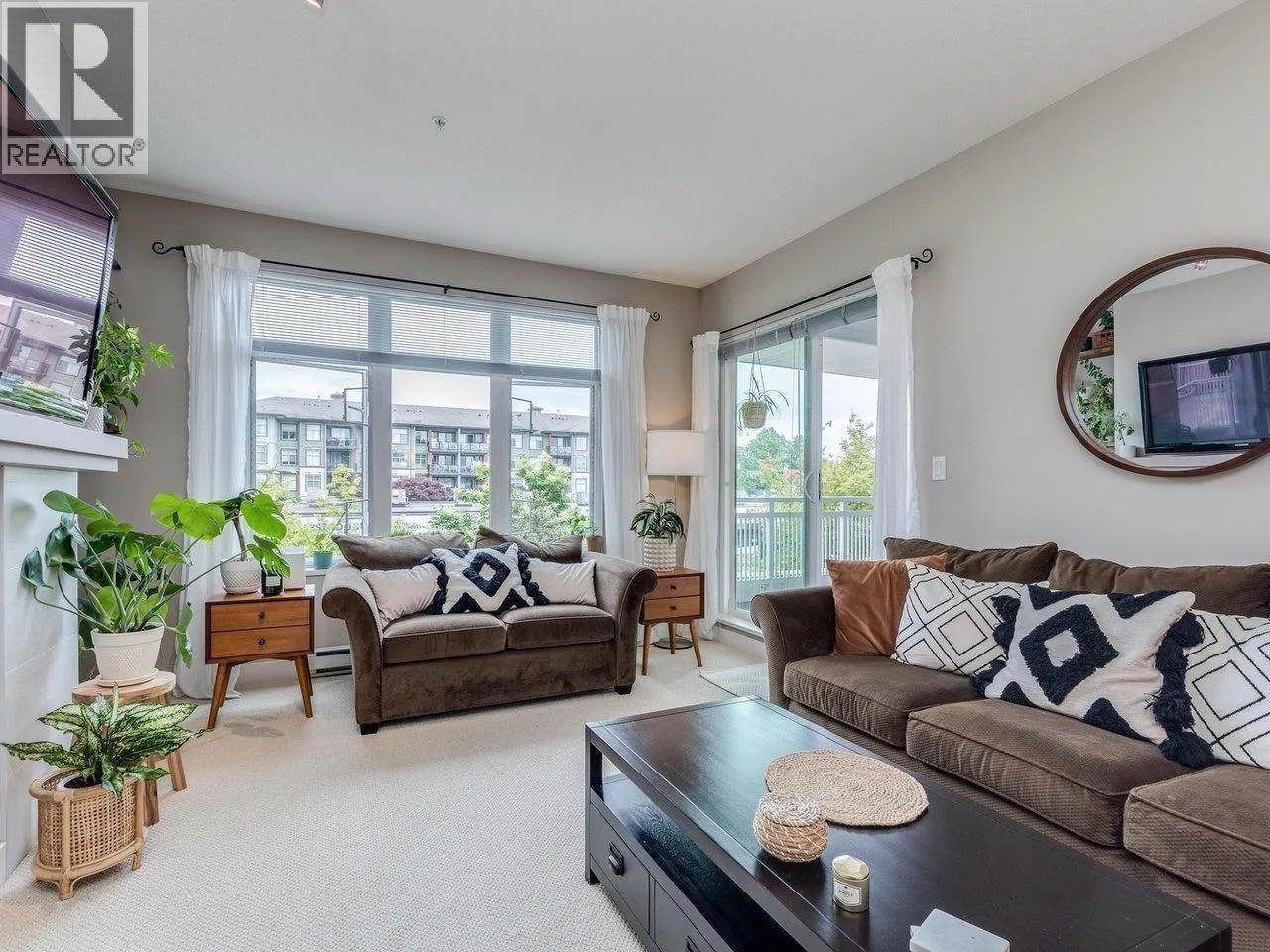 216 2368 MARPOLE AVENUE