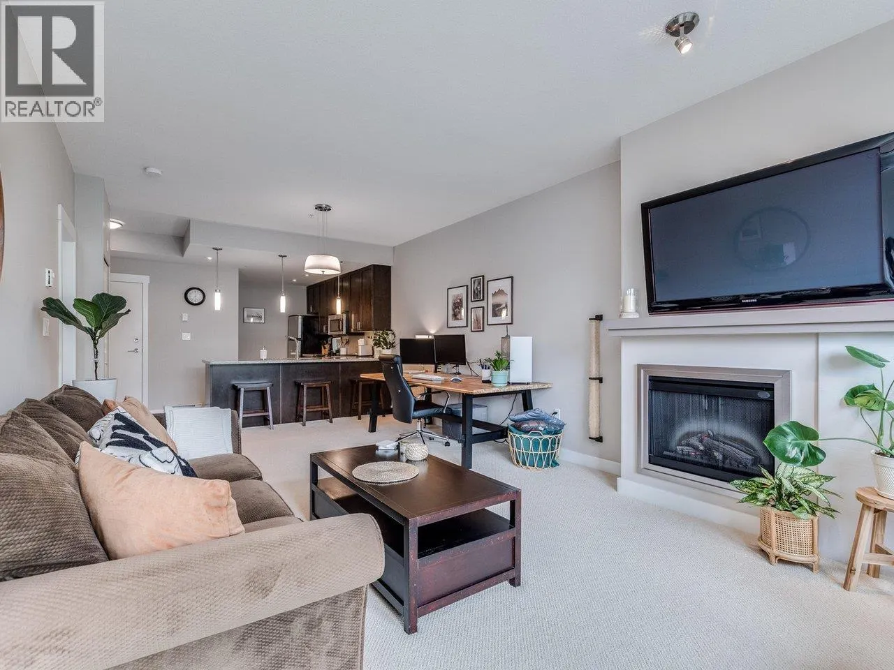 216 2368 MARPOLE AVENUE