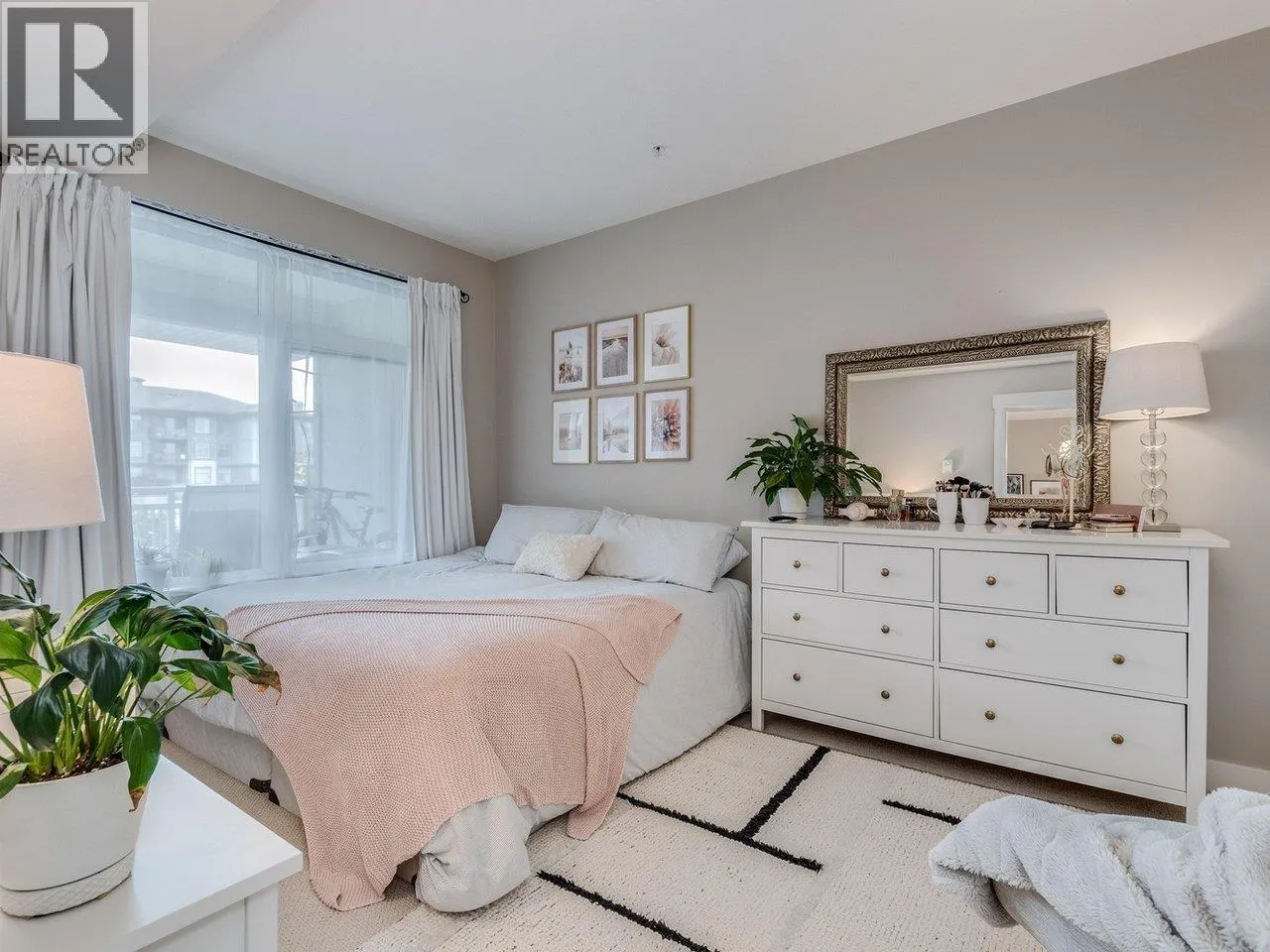 216 2368 MARPOLE AVENUE