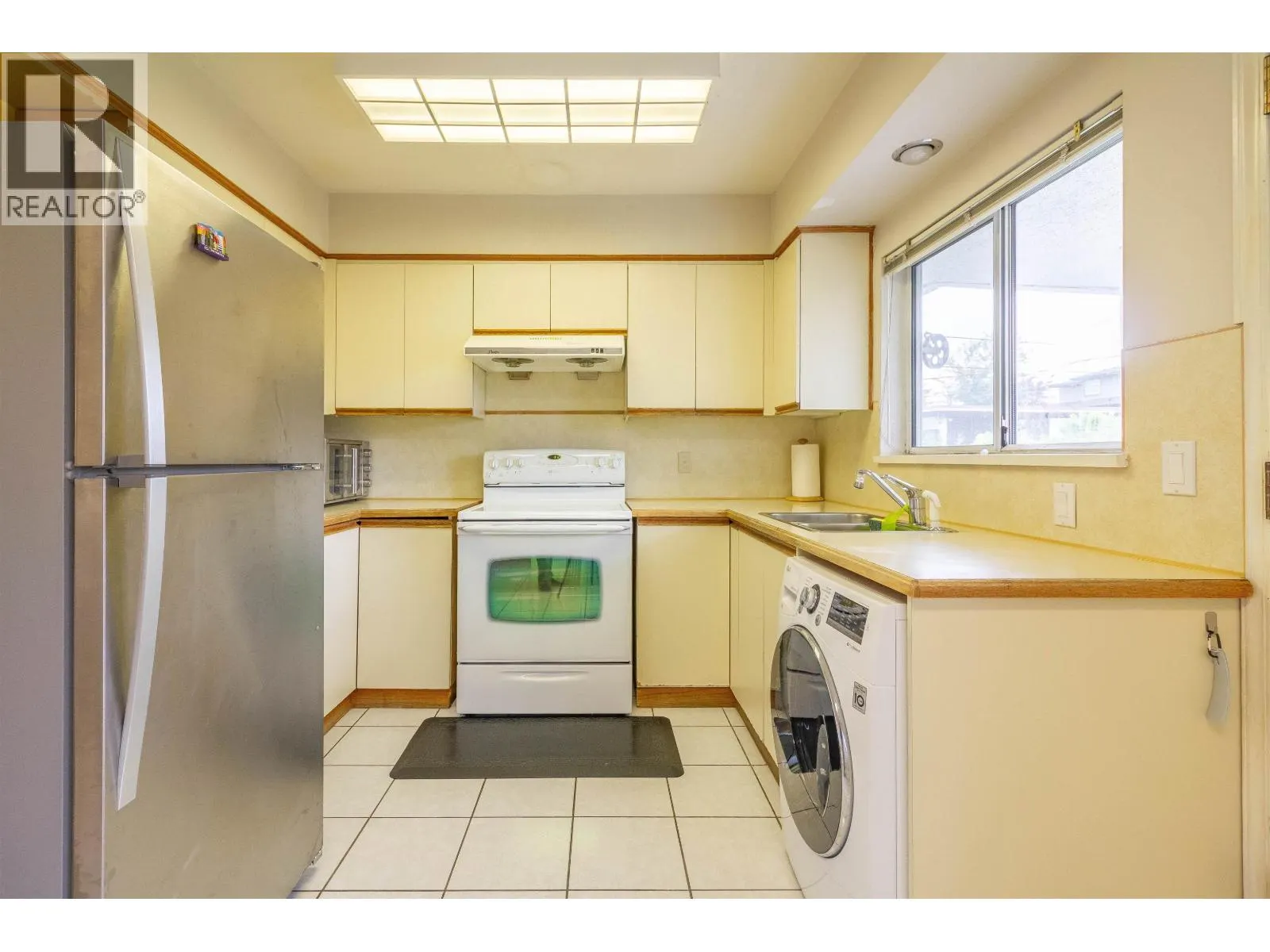 4810 FAIRLAWN DRIVE