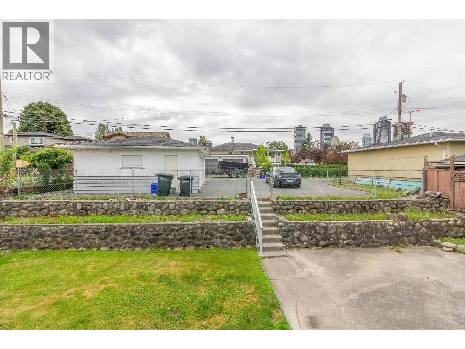 4810 FAIRLAWN DRIVE