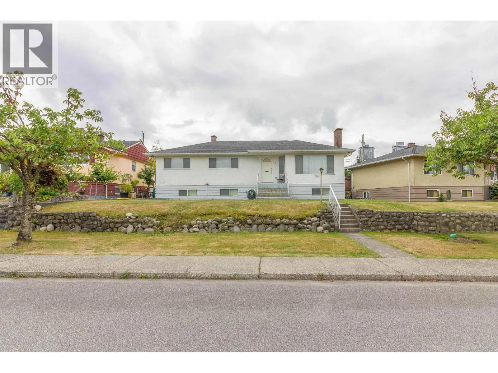 4810 FAIRLAWN DRIVE