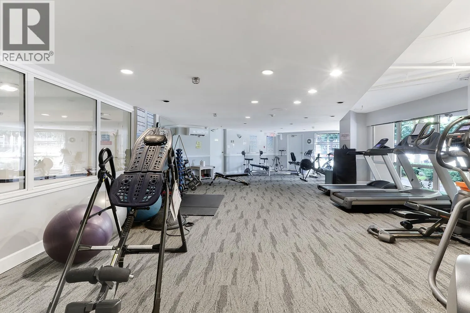 806 1245 QUAYSIDE DRIVE