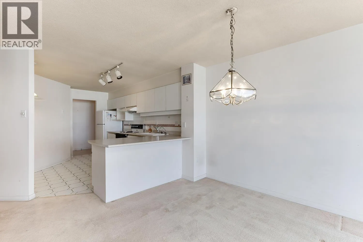 806 1245 QUAYSIDE DRIVE