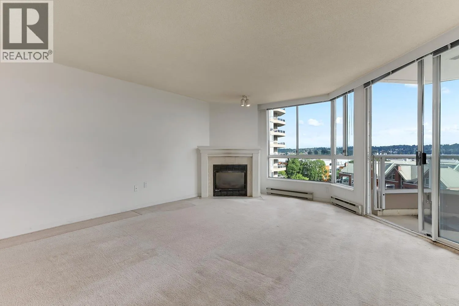 806 1245 QUAYSIDE DRIVE