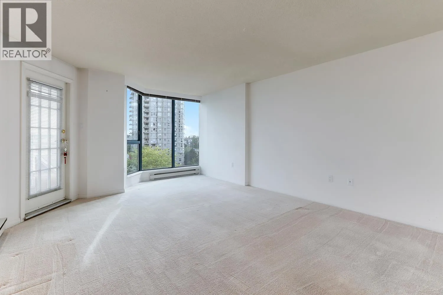 806 1245 QUAYSIDE DRIVE