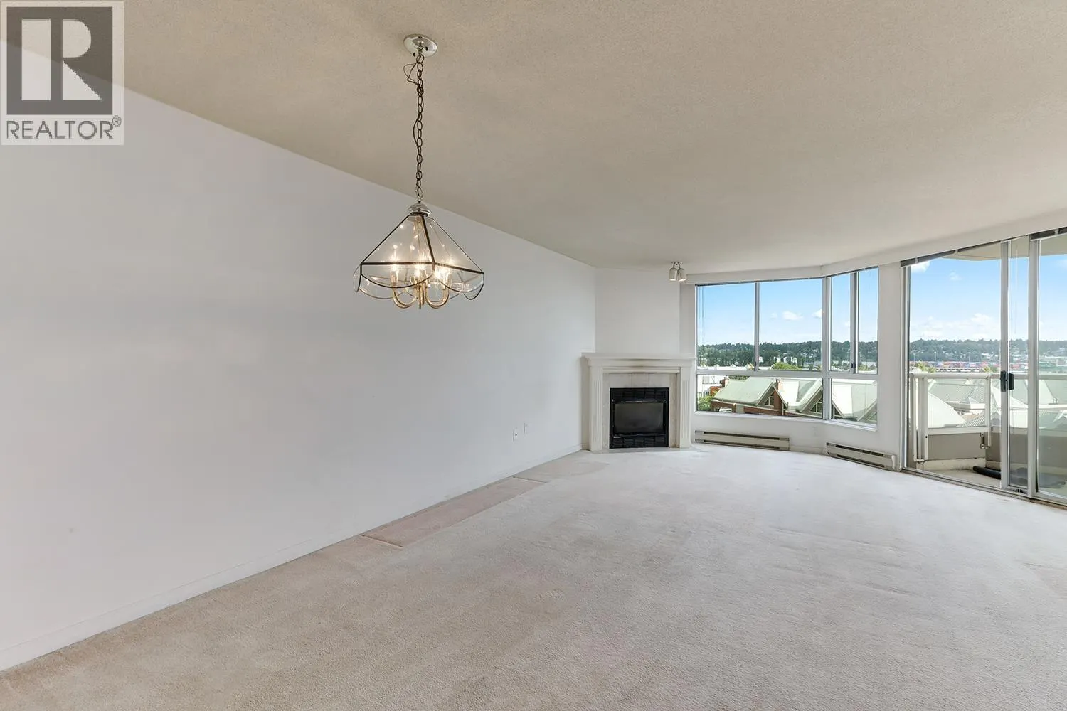 806 1245 QUAYSIDE DRIVE