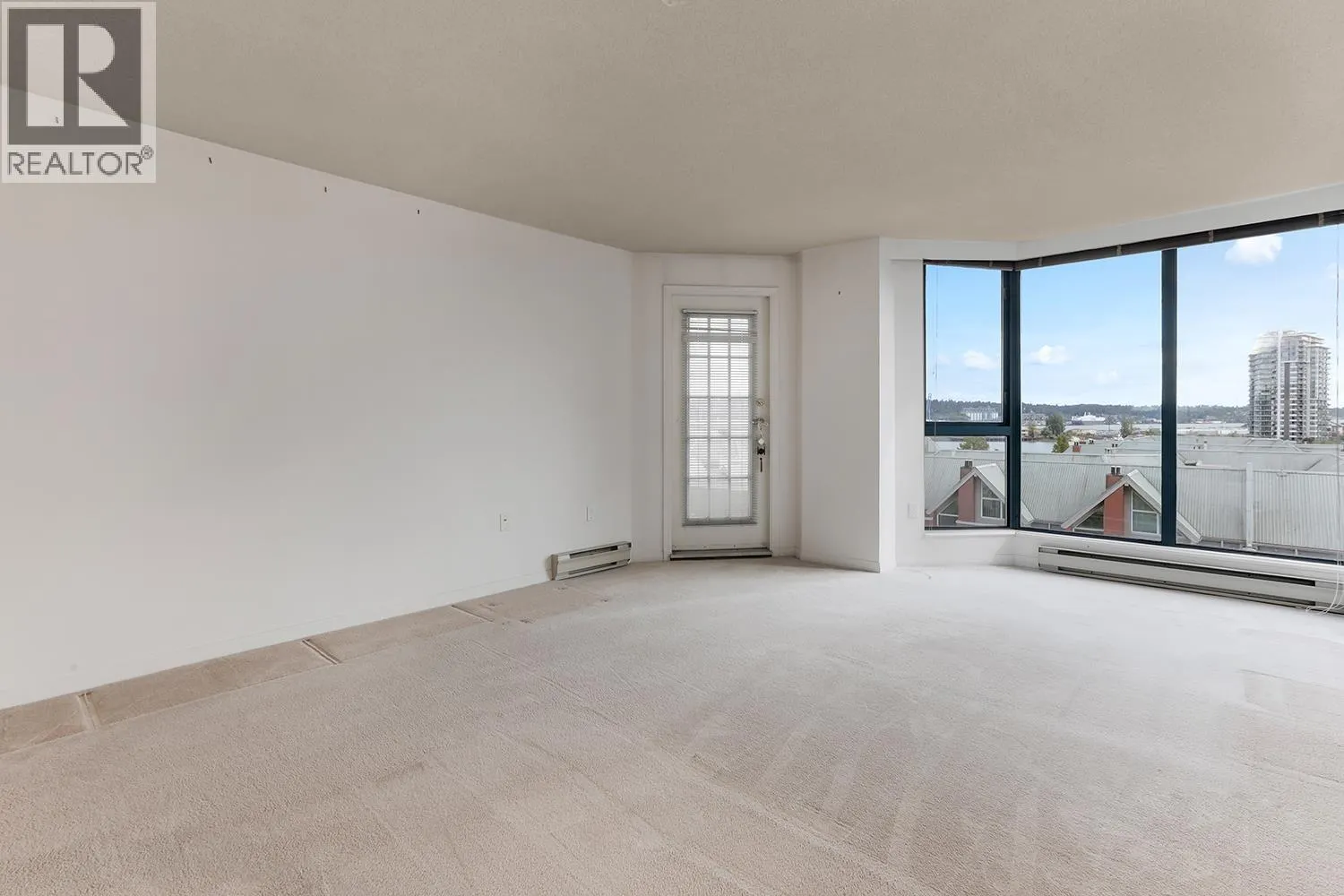 806 1245 QUAYSIDE DRIVE