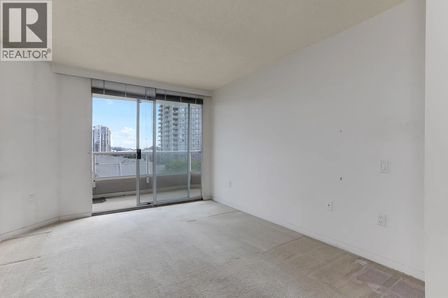 806 1245 QUAYSIDE DRIVE