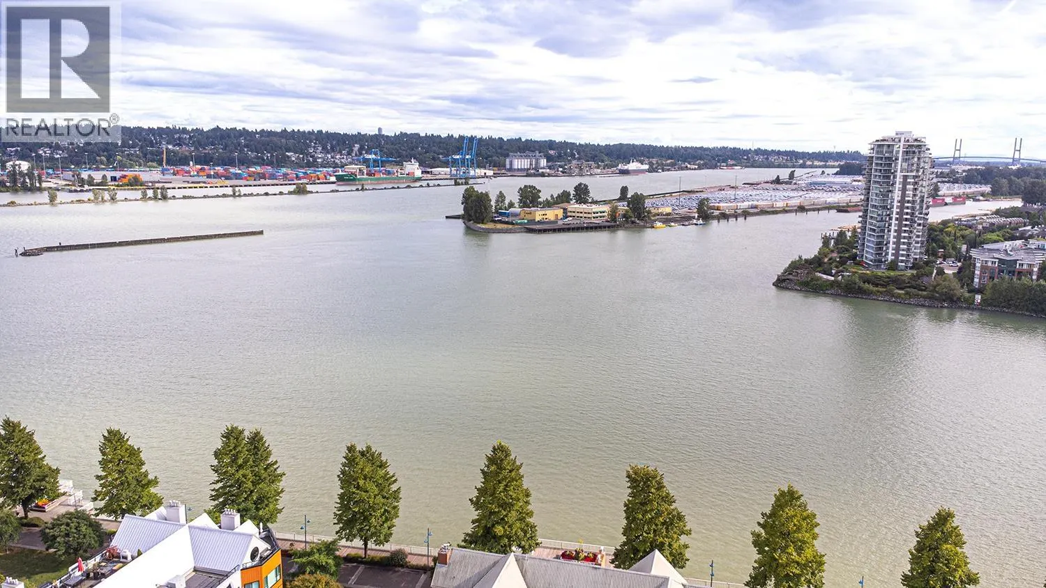 806 1245 QUAYSIDE DRIVE