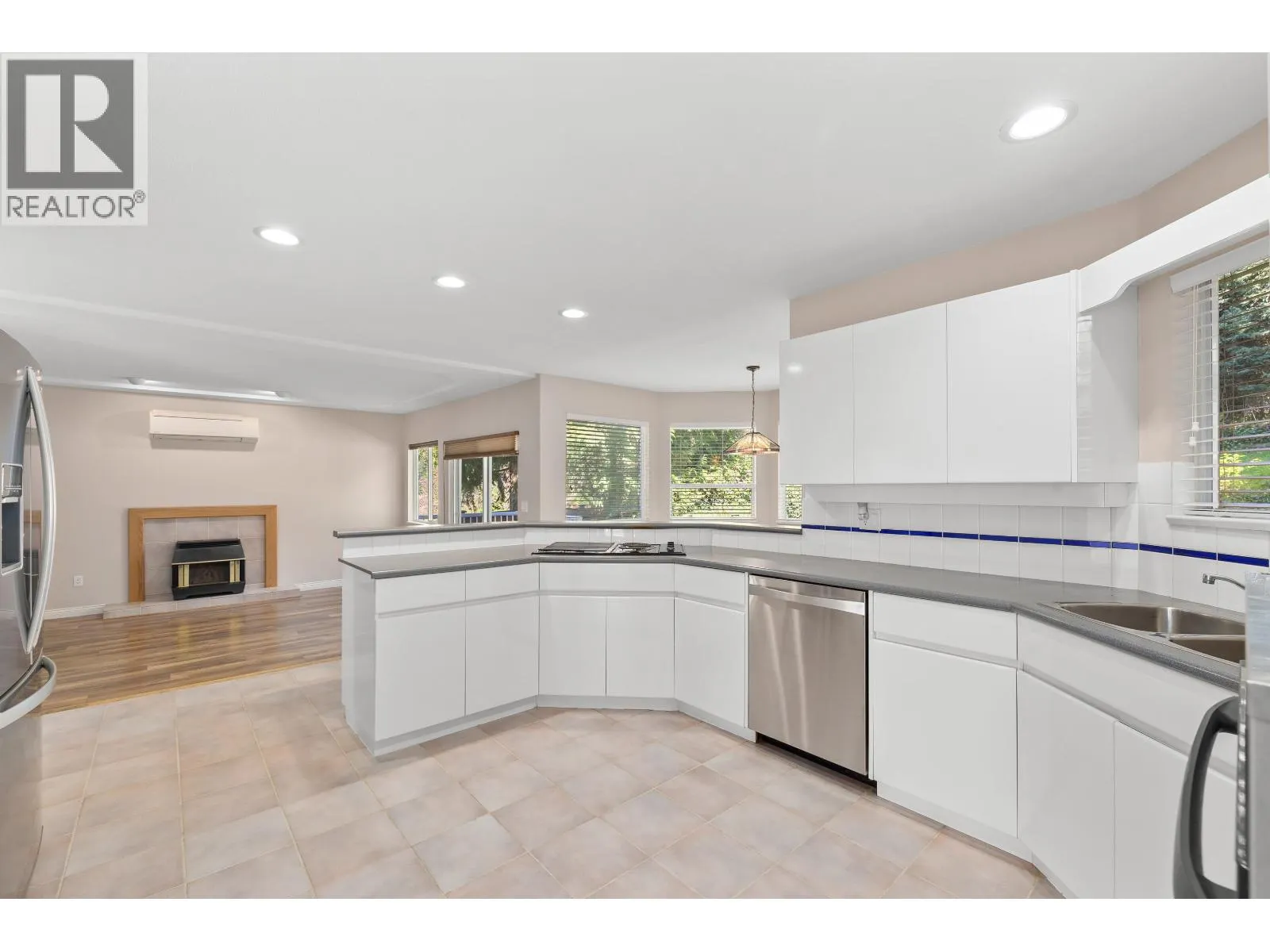 50 TIMBERCREST DRIVE