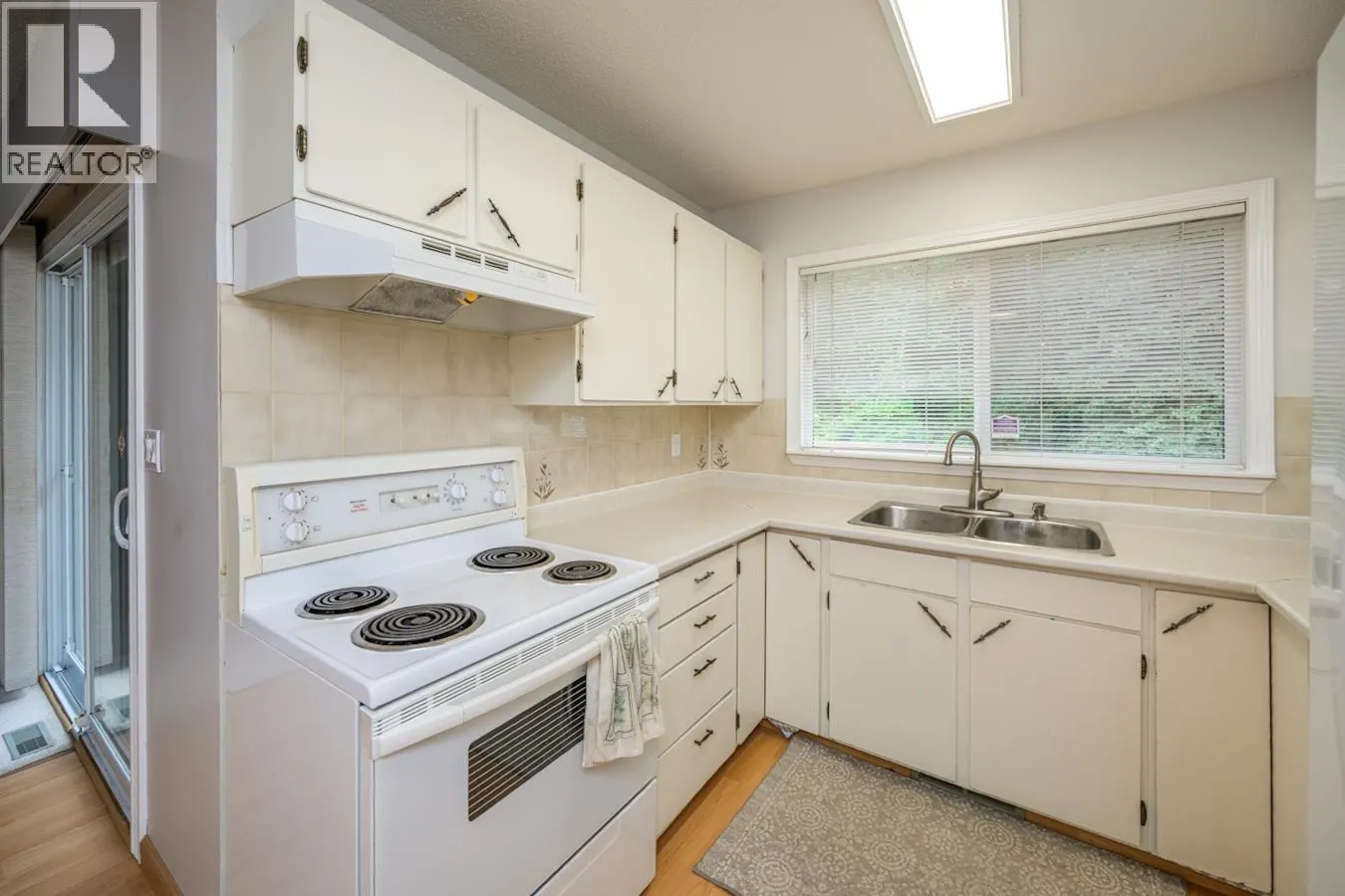 2445 LISGAR CRESCENT