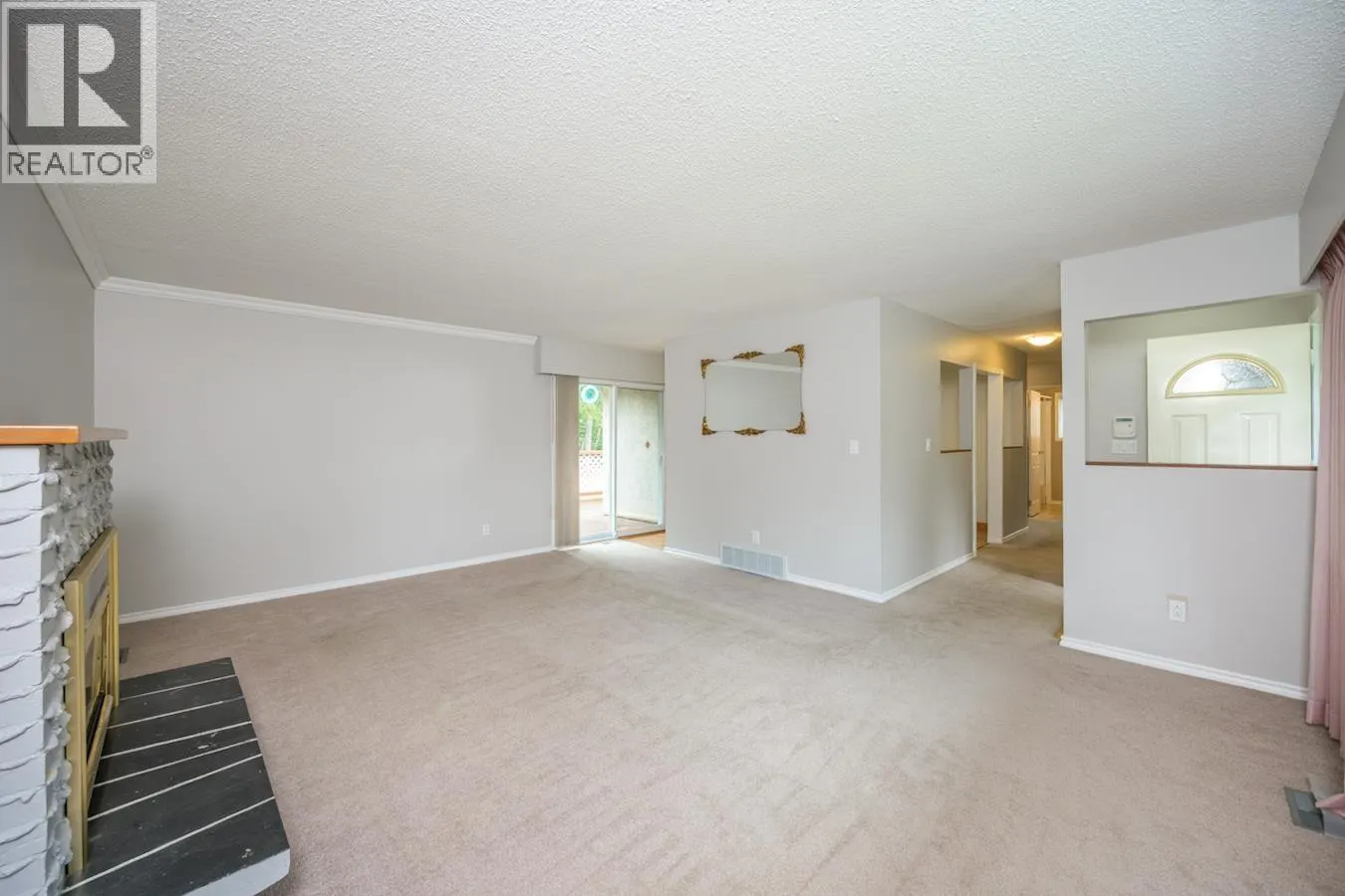 2445 LISGAR CRESCENT