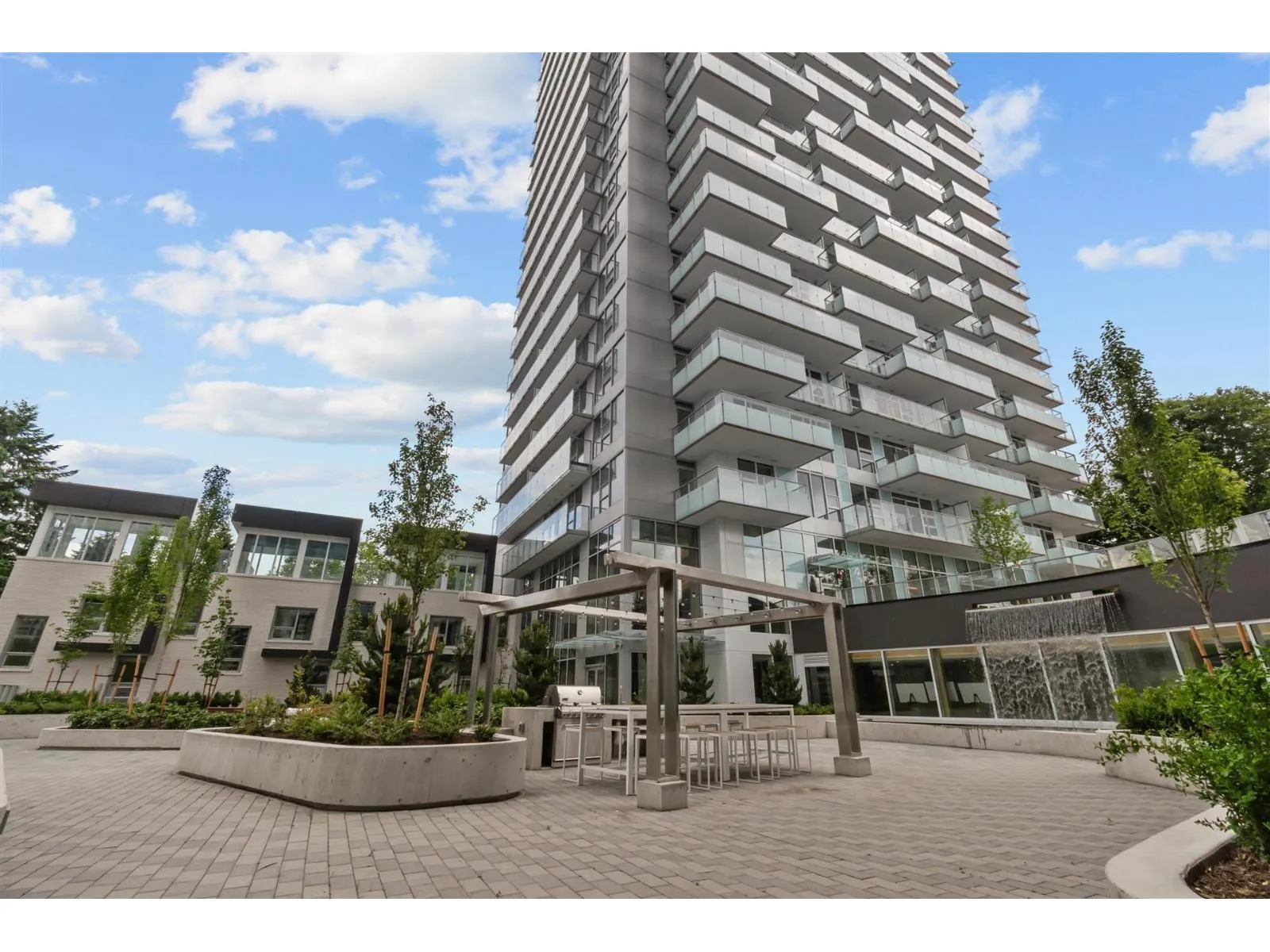 3607 13768 100 AVENUE