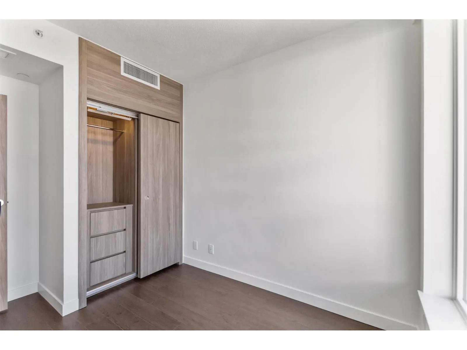 3607 13768 100 AVENUE