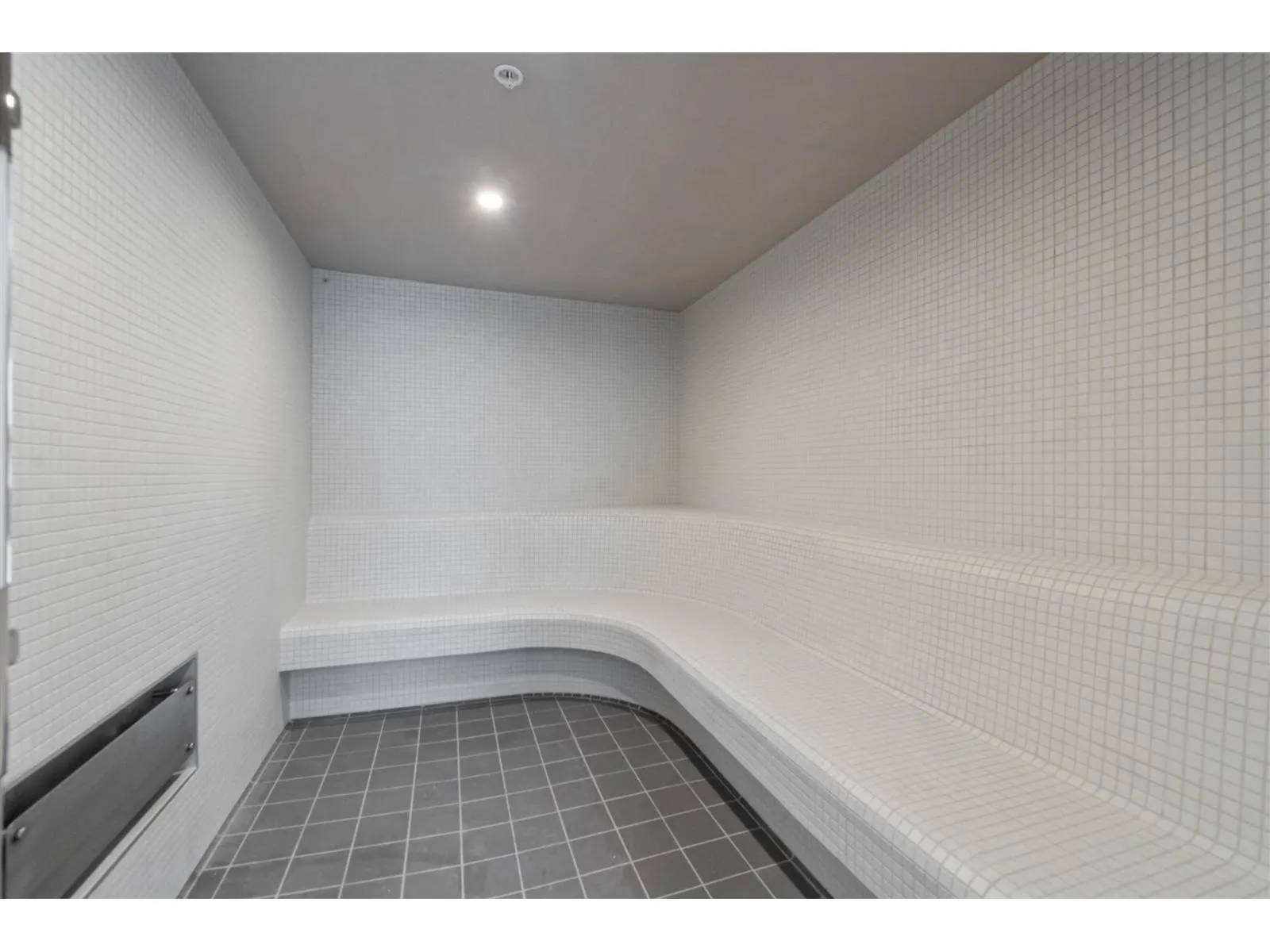 3607 13768 100 AVENUE