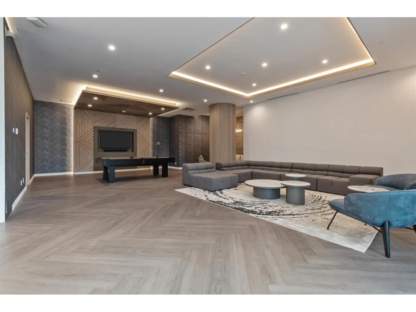3607 13768 100 AVENUE