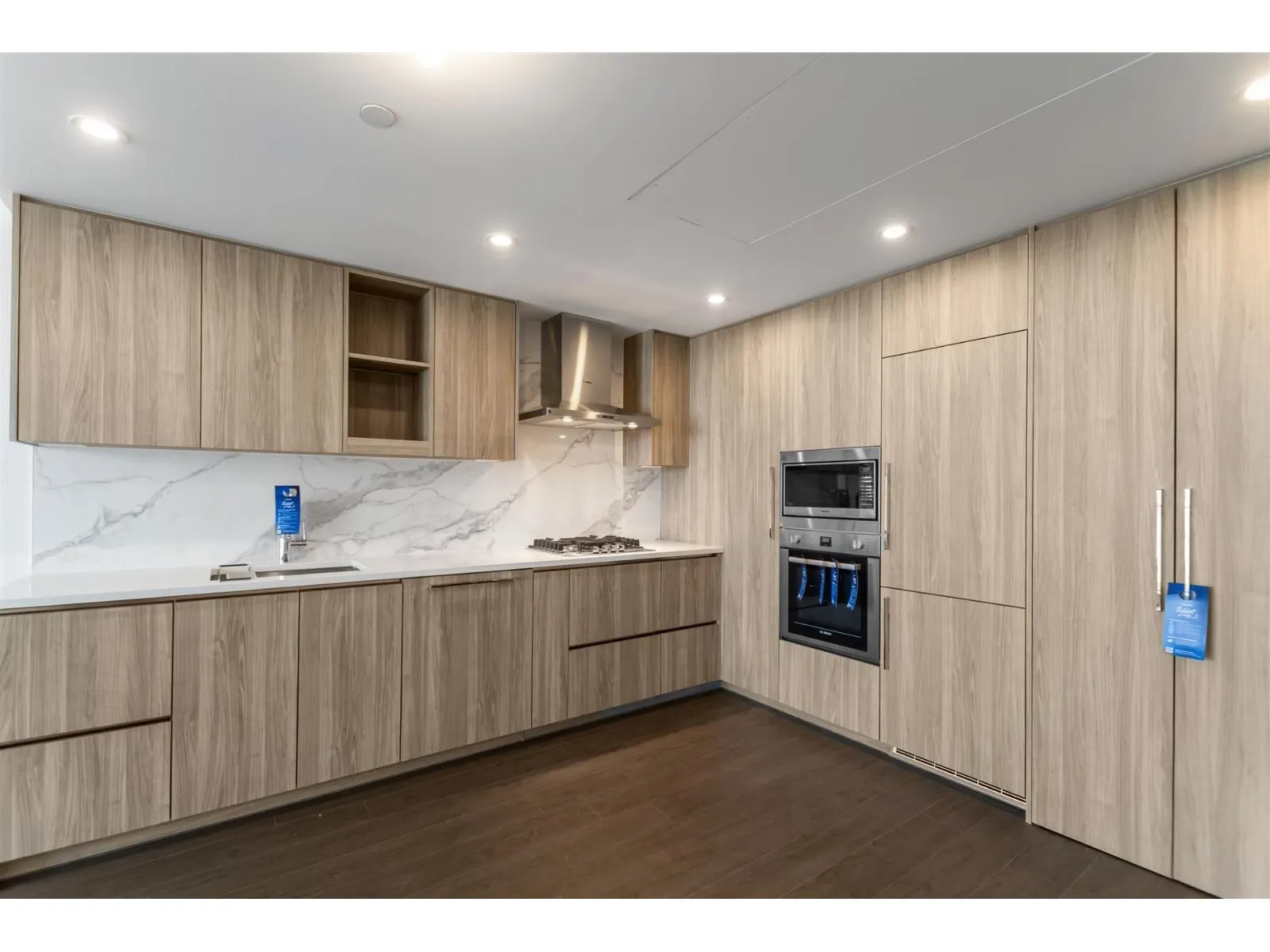 3607 13768 100 AVENUE