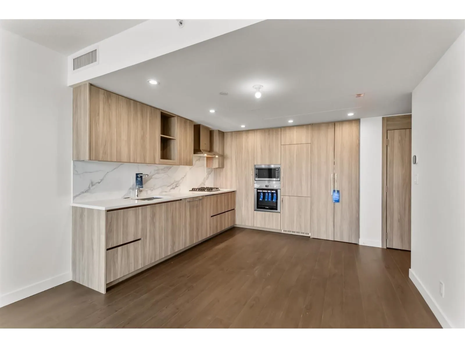 3607 13768 100 AVENUE