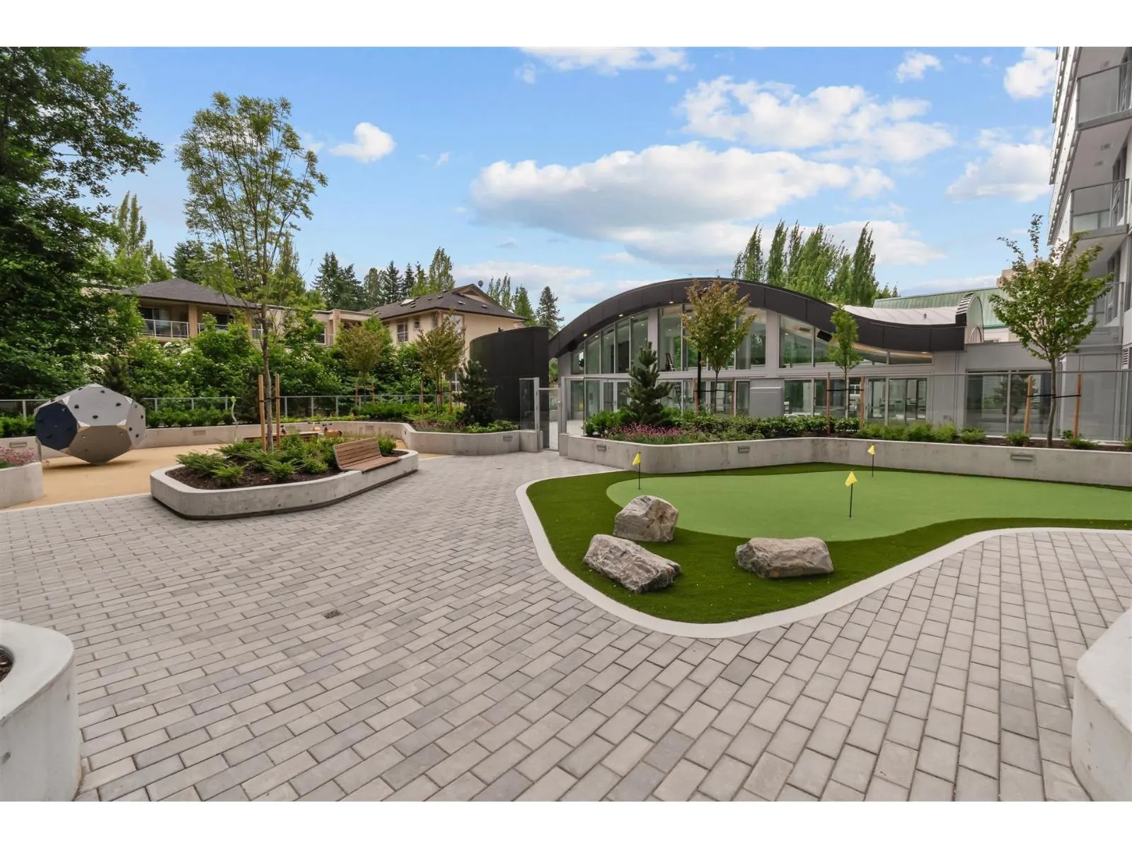 3607 13768 100 AVENUE