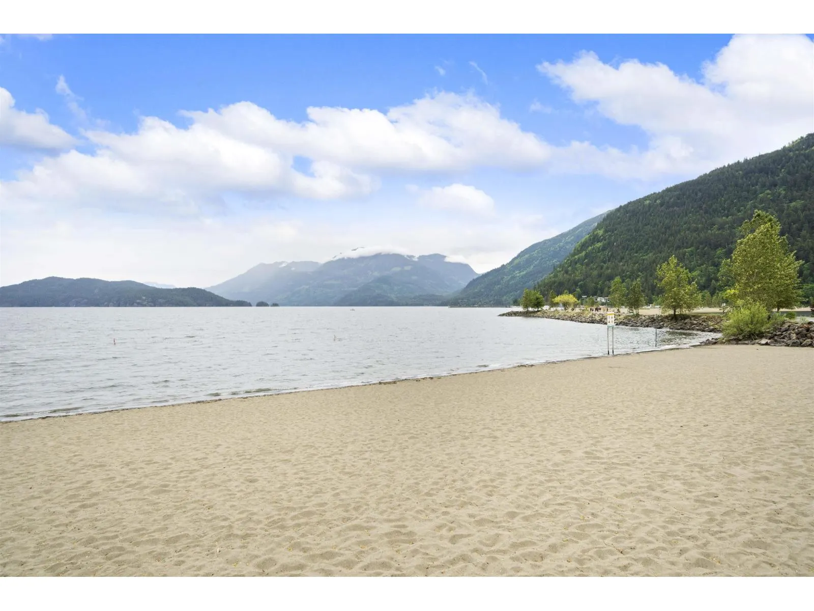 305 170 CEDAR AVENUE|Harrison Hot Springs