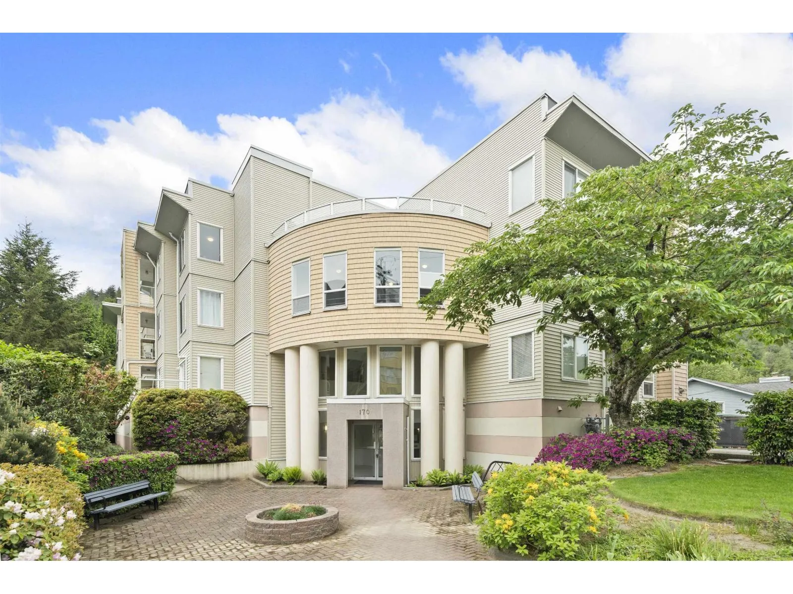 305 170 CEDAR AVENUE|Harrison Hot Springs