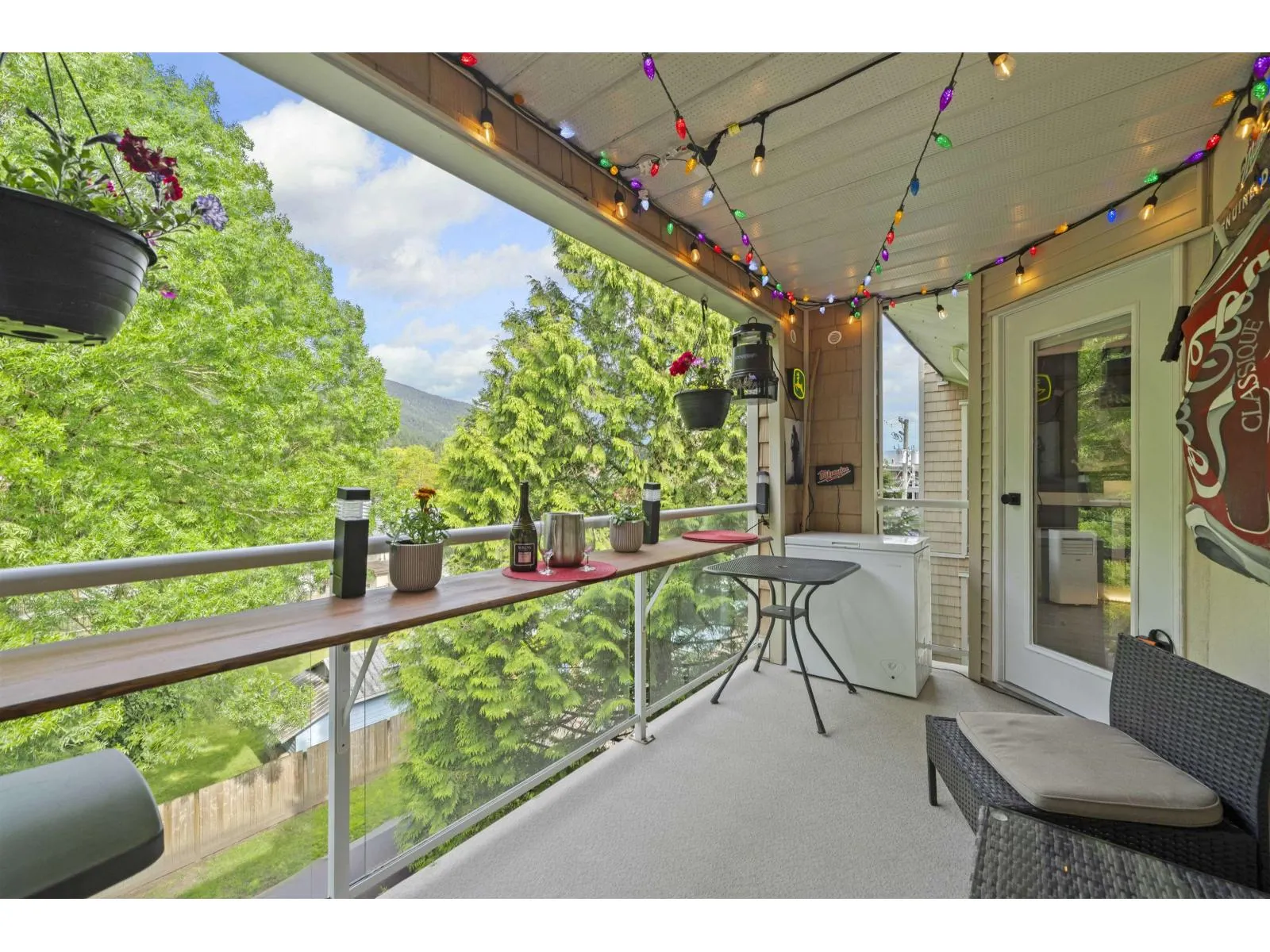 305 170 CEDAR AVENUE|Harrison Hot Springs