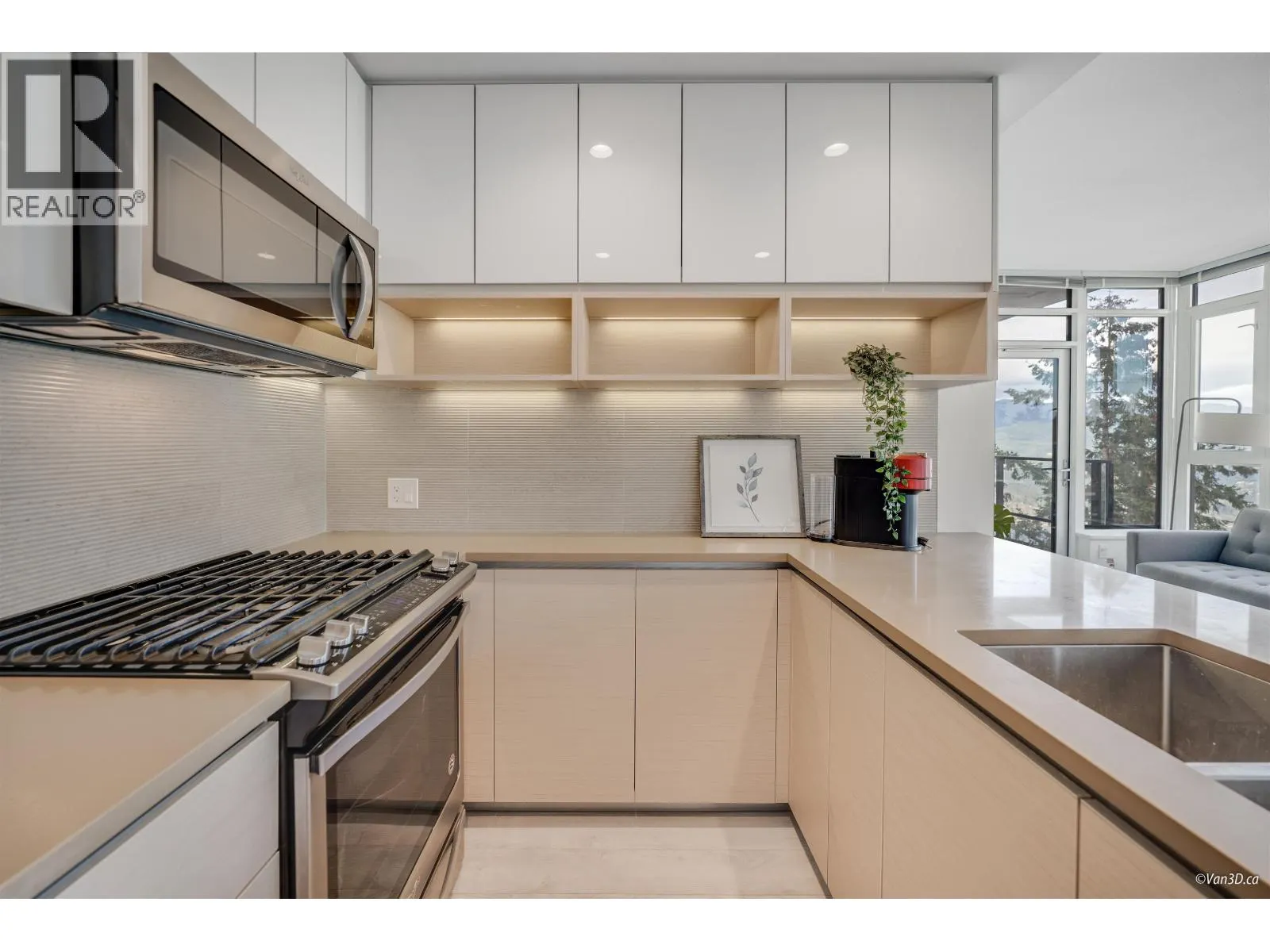 1103 8850 UNIVERSITY CRESCENT