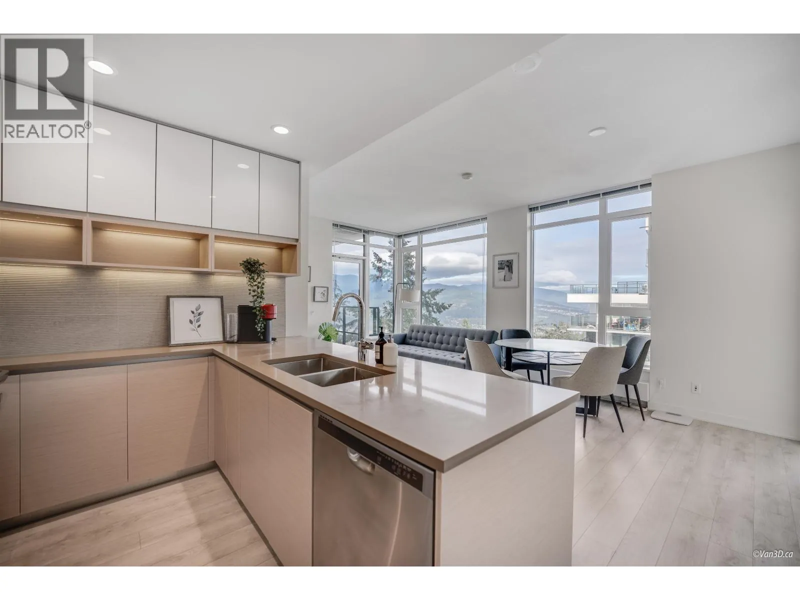 1103 8850 UNIVERSITY CRESCENT